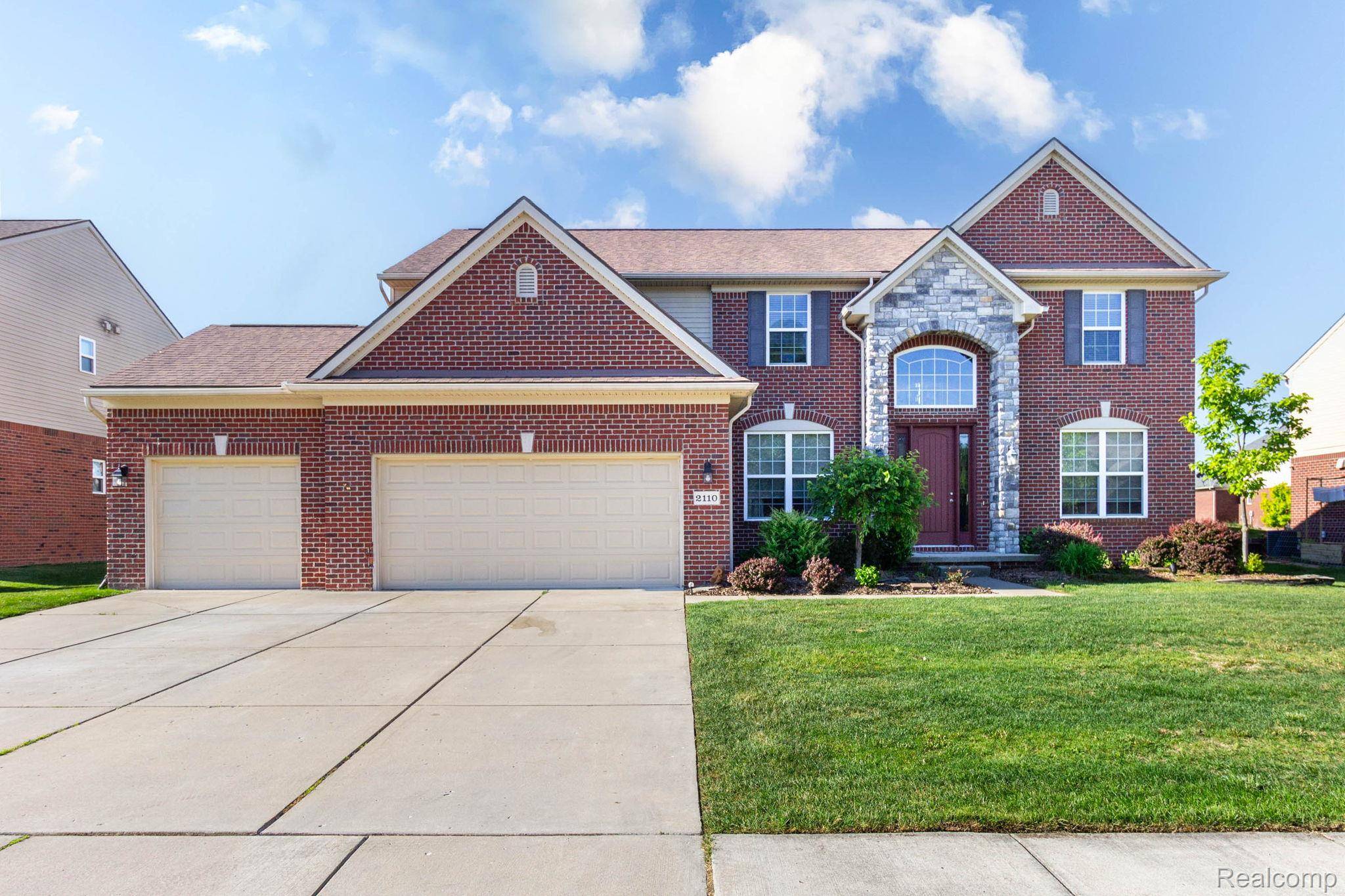 2110 Mayflower, Troy, MI 48085