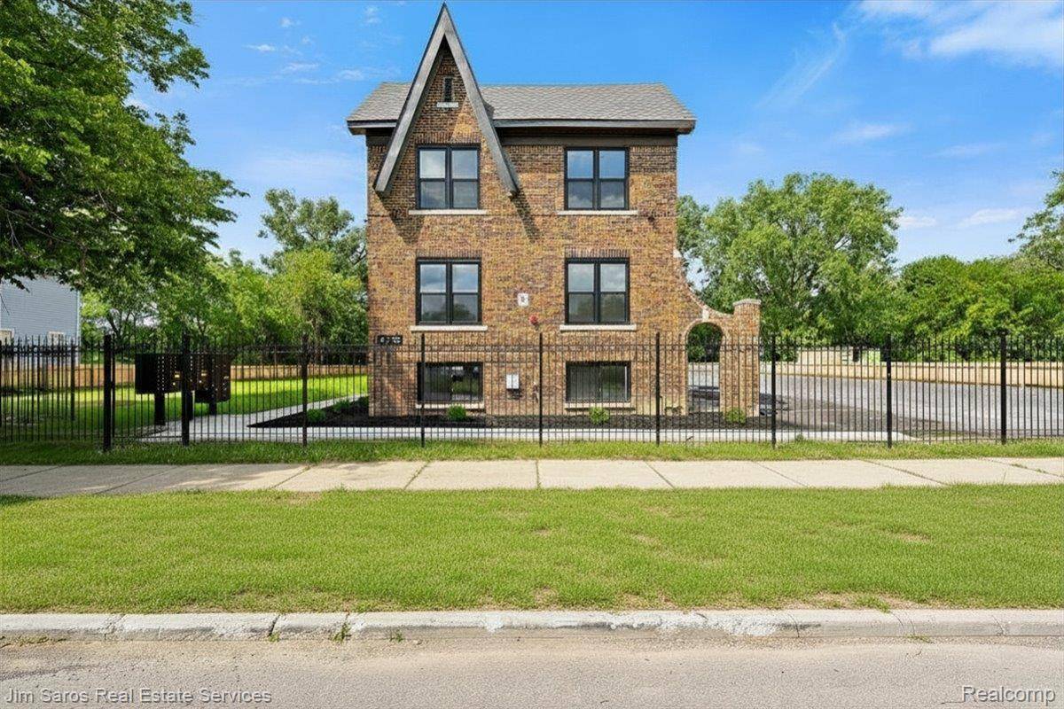 4735 Rohns #2A ST, Detroit, MI 48214