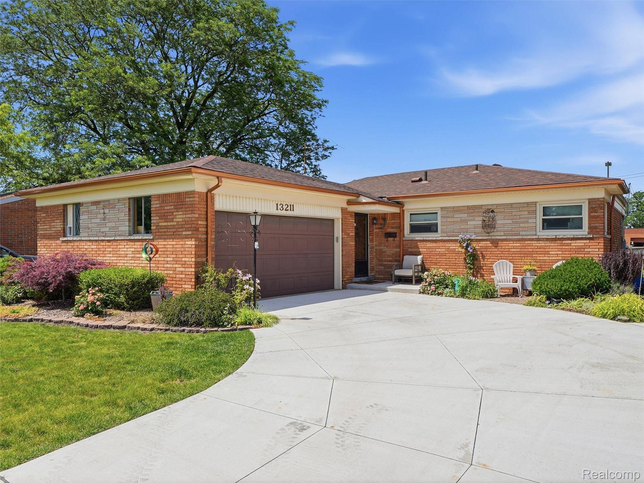13211 Bloomfield AVE, Warren, MI 48089