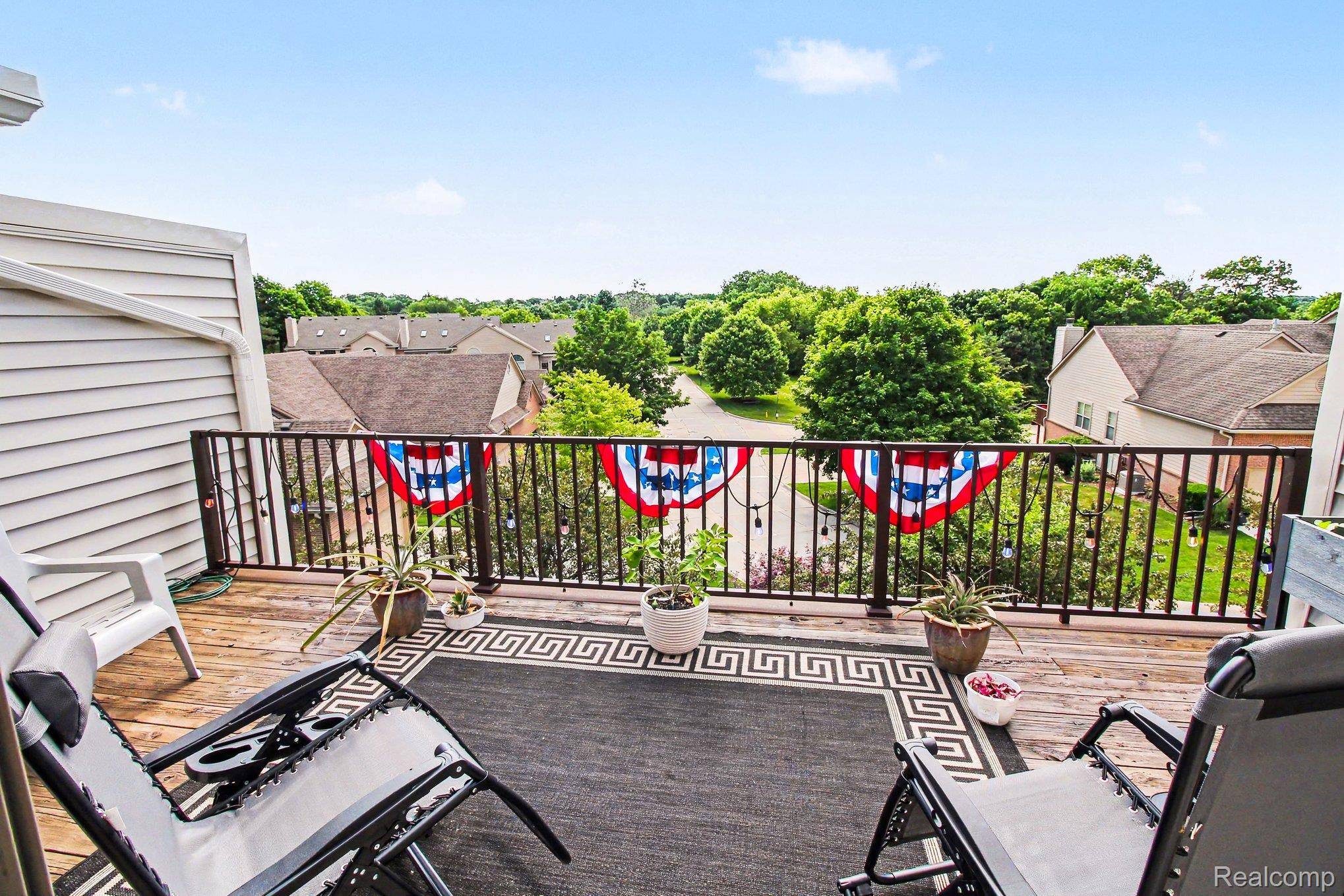 678 Summit Ridge DR, Milford Village, MI 48381
