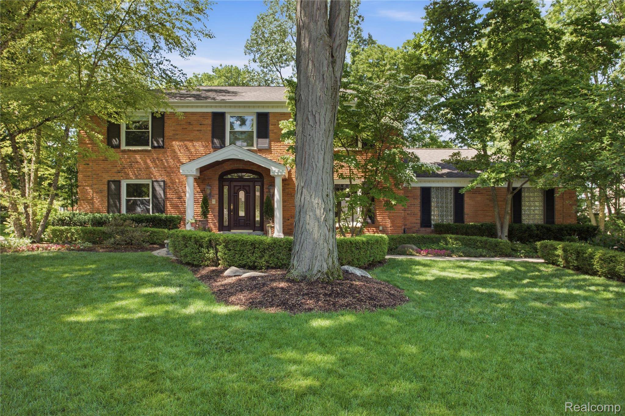 28785 Oak Point DR, Farmington Hills, MI 48331