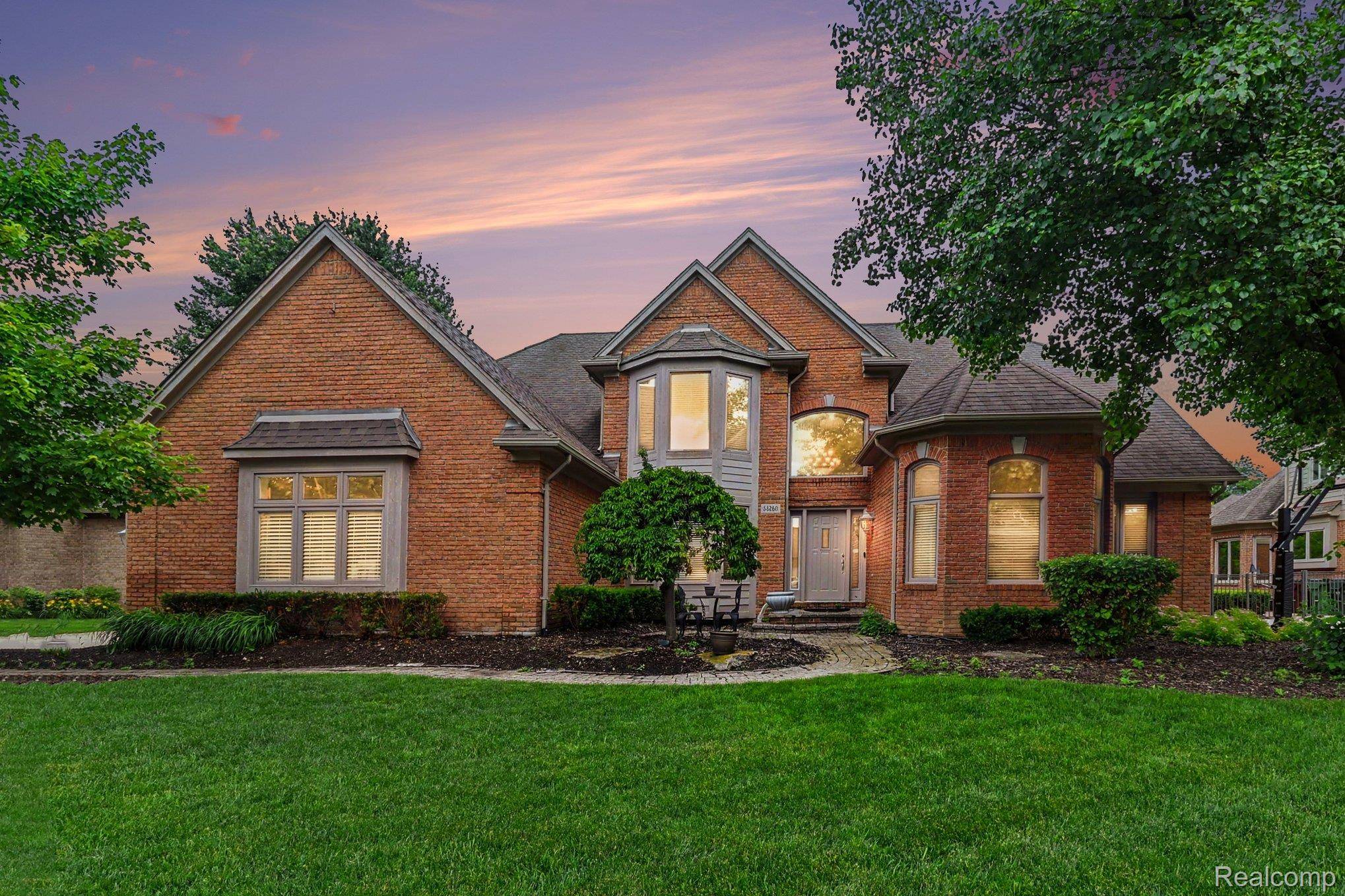 55260 Belmont DR, Shelby Charter Township, MI 48315