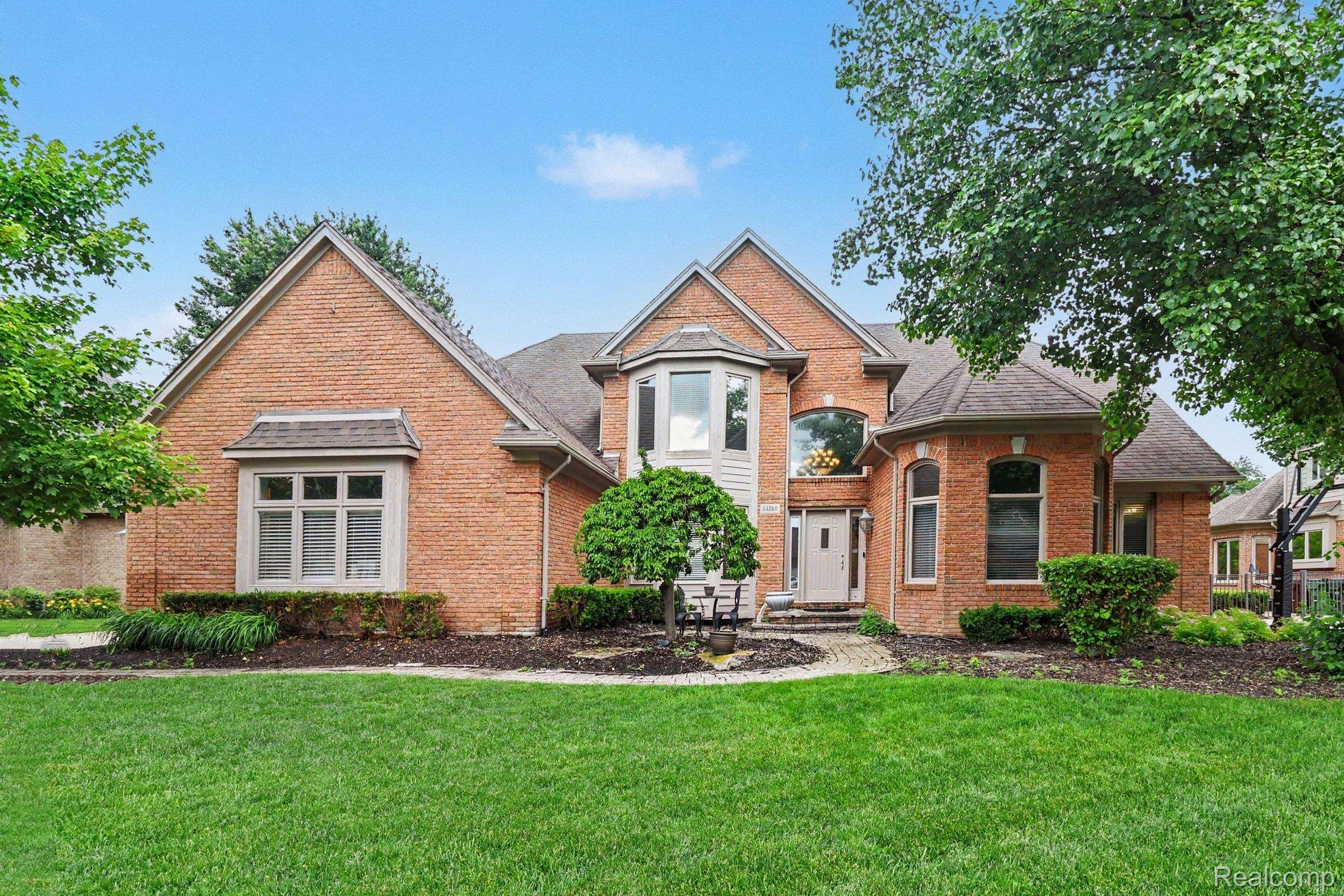 55260 Belmont DR, Shelby Charter Township, MI 48315
