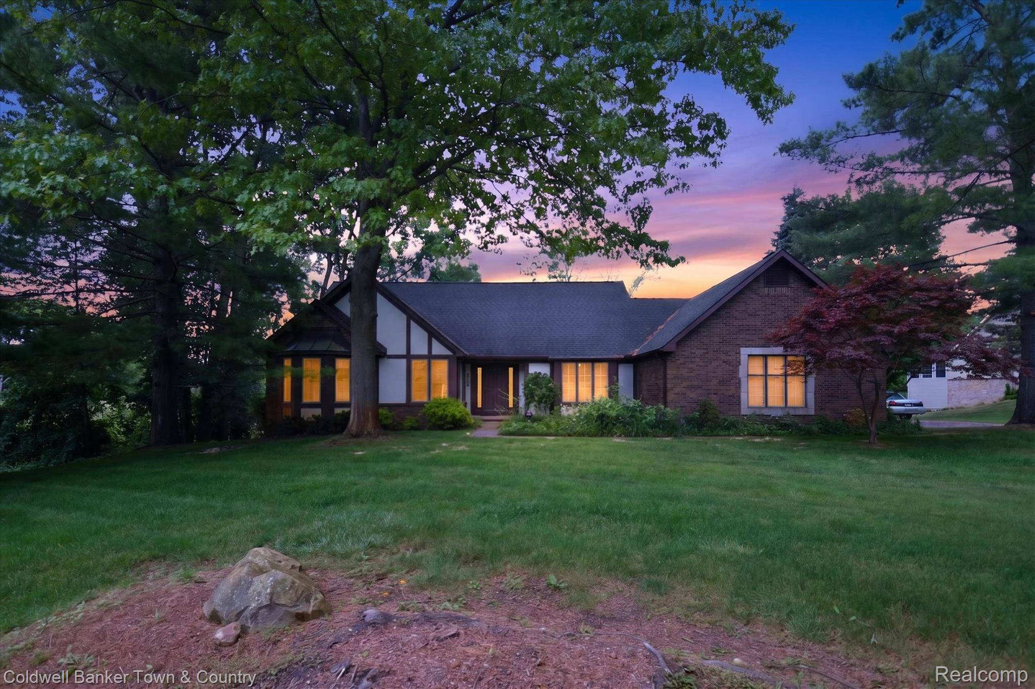 6656 Snowshoe LN, Genoa Township, MI 48116