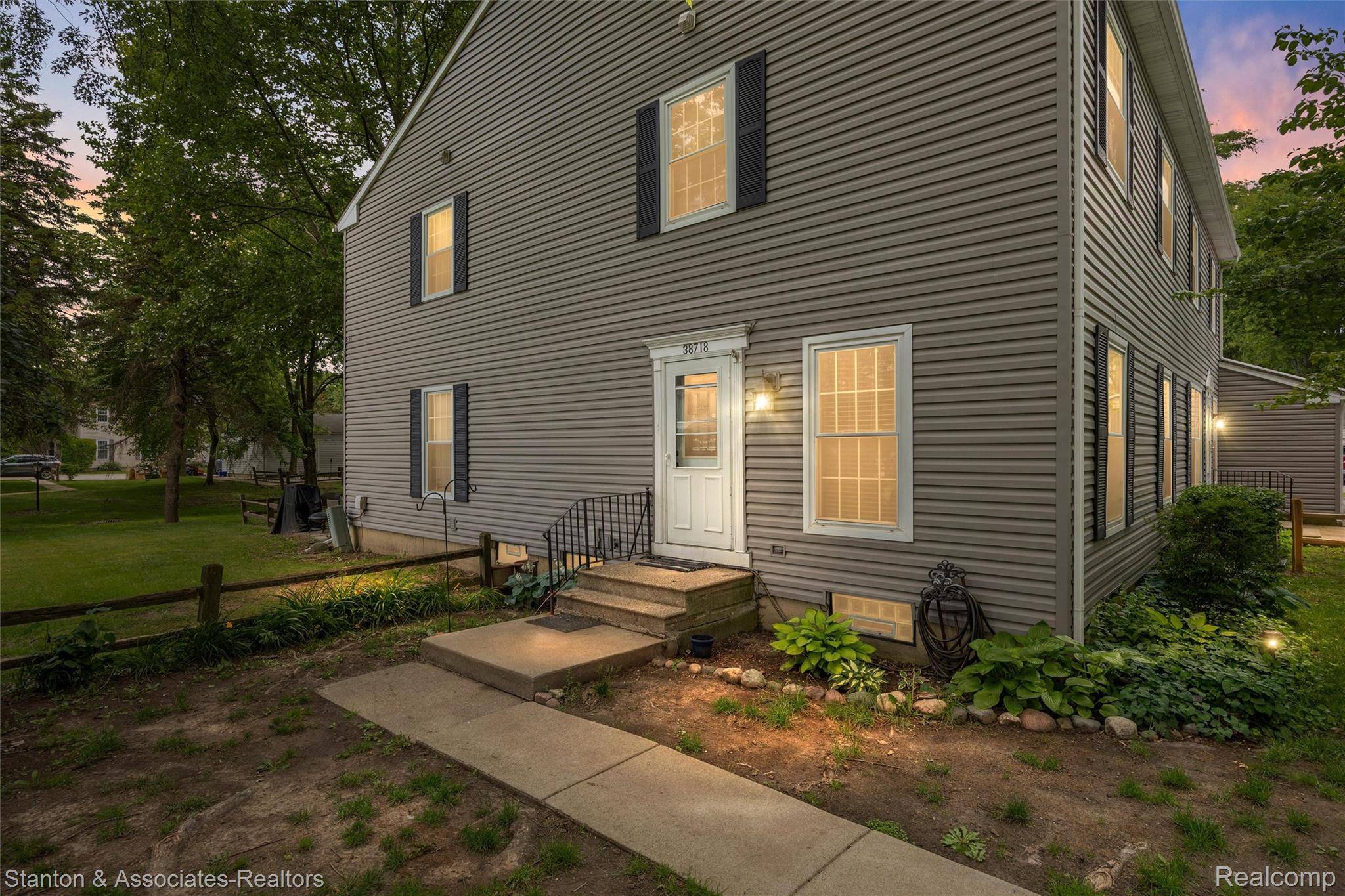 38718 Barnstable LN, Clinton Charter Township, MI 48038