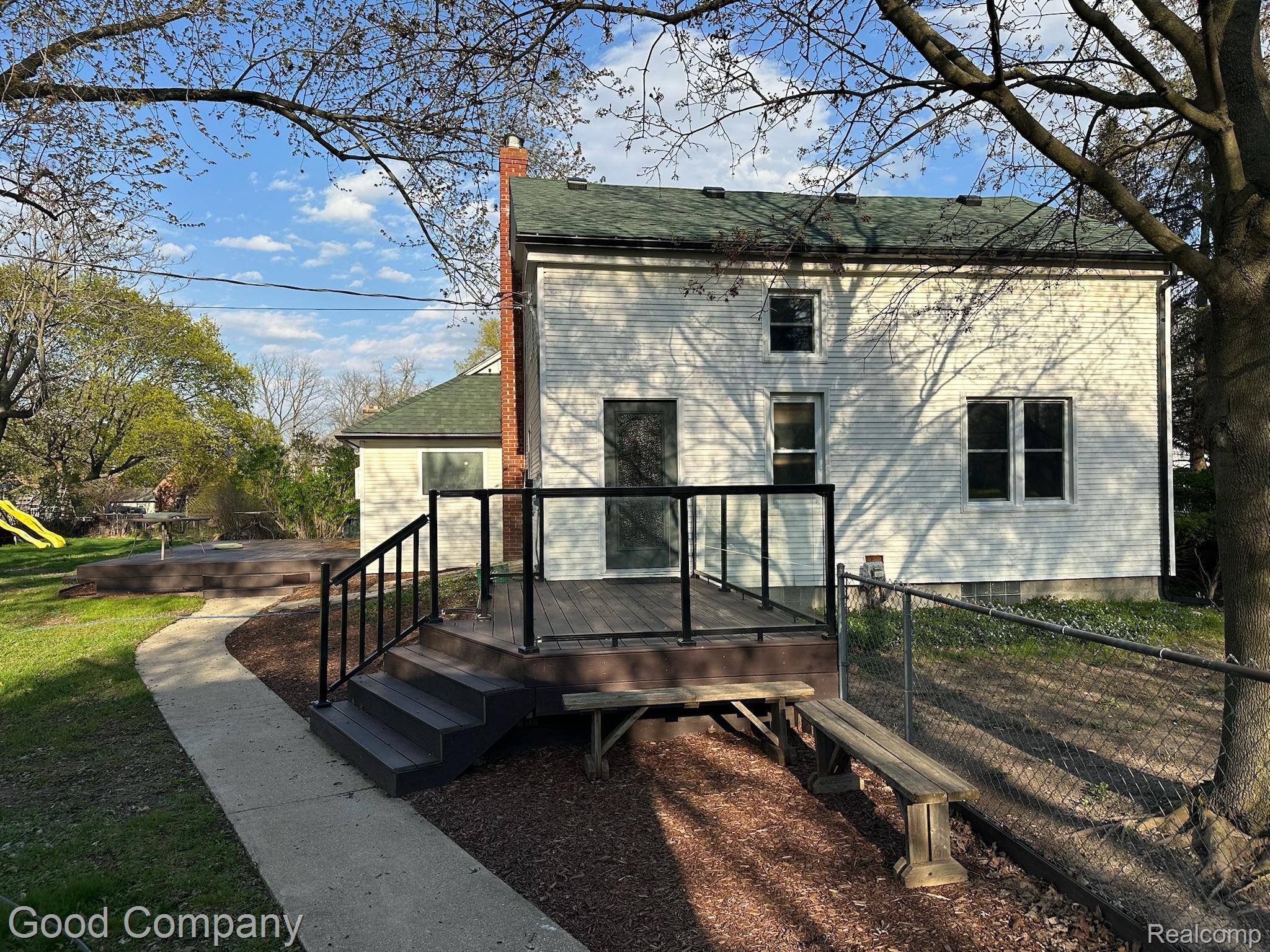 720 W Commerce RD, Commerce Charter Township, MI 48382