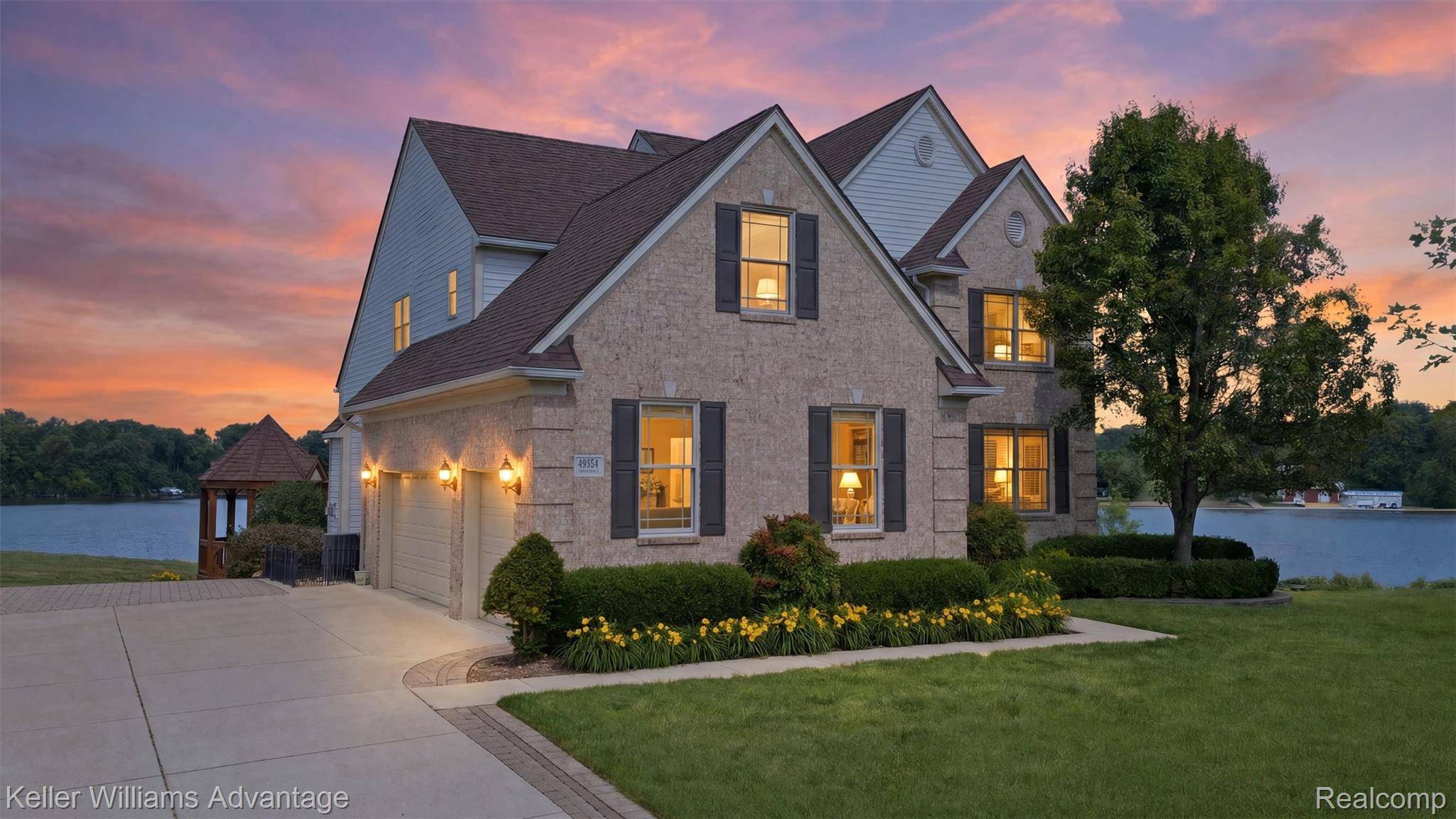 49354 Peninsular DR, Van Buren Charter Township, MI 48111