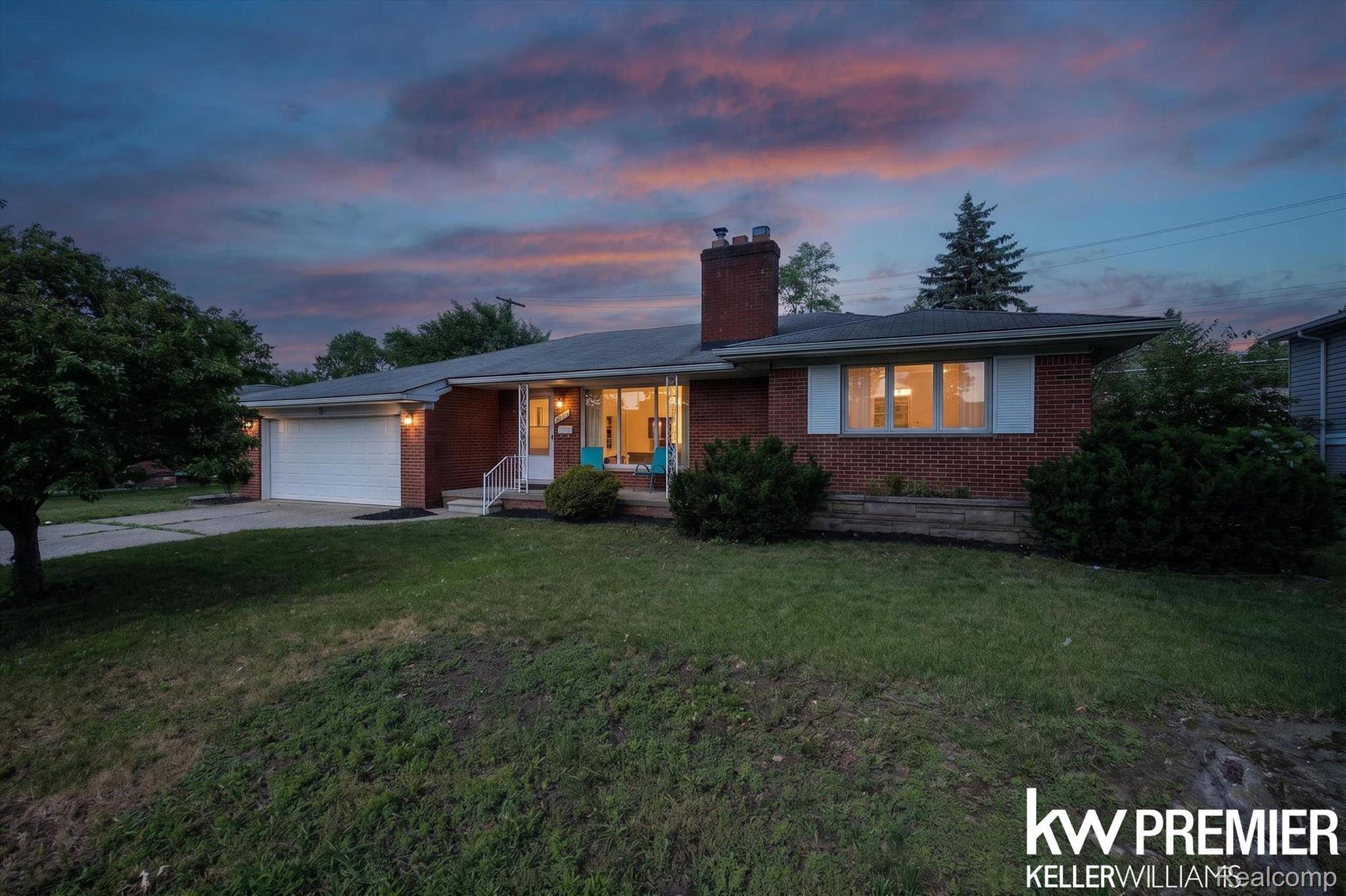 25734 Graceland CIR, Dearborn Heights, MI 48125