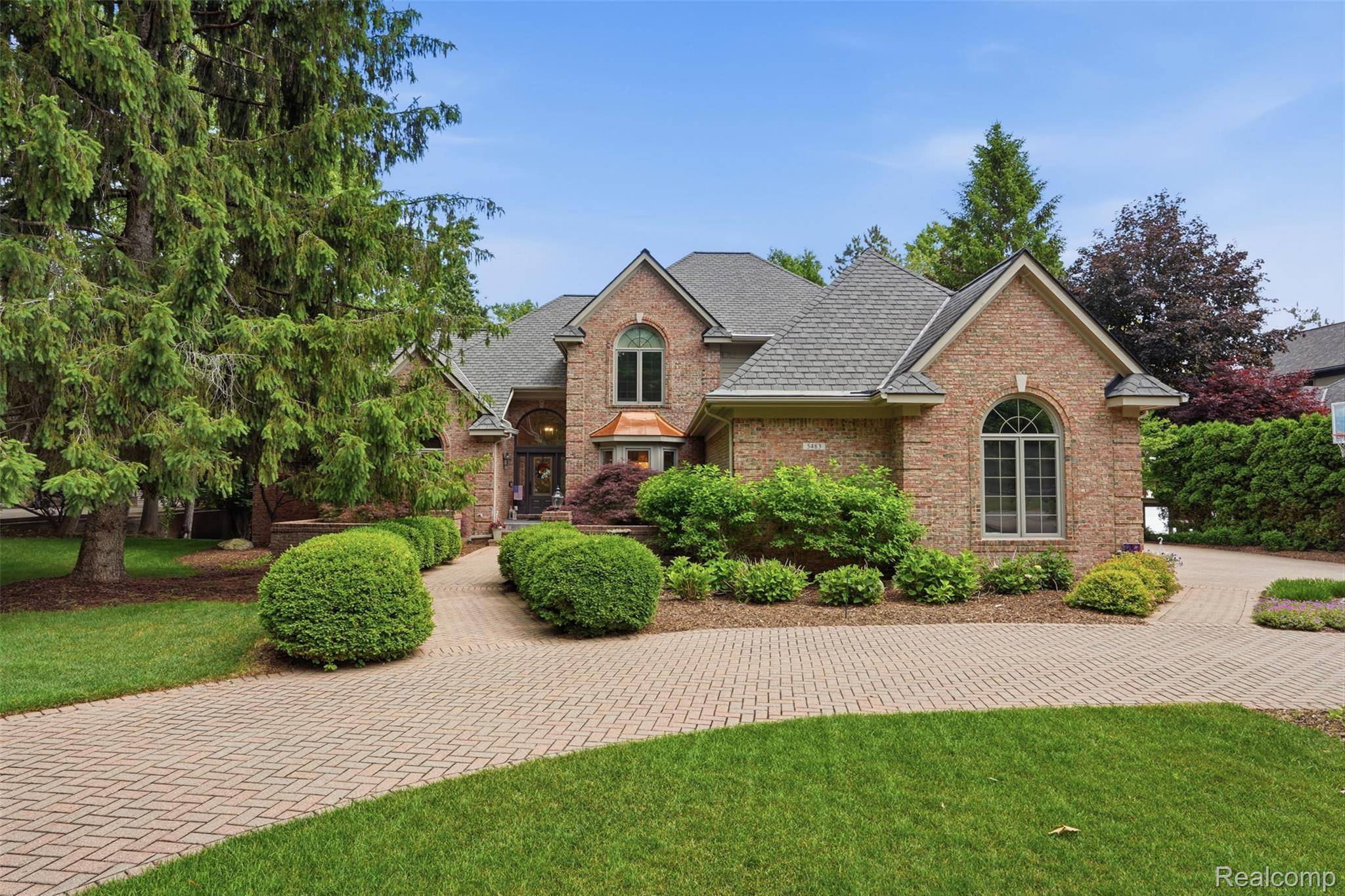 5483 Lake Ridge DR, Genoa Township, MI 48116