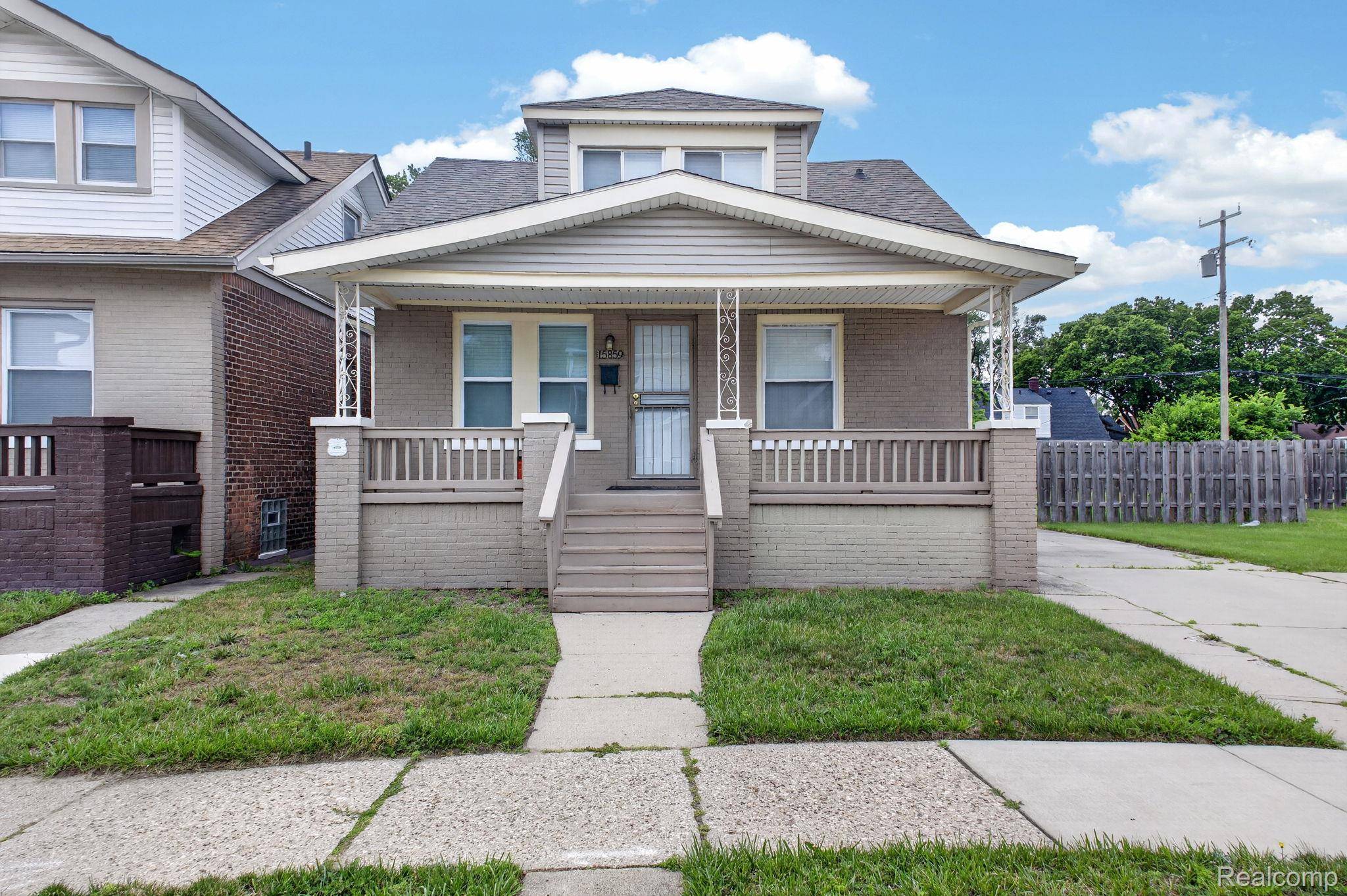15859 Santa Rosa DR, Detroit, MI 48238