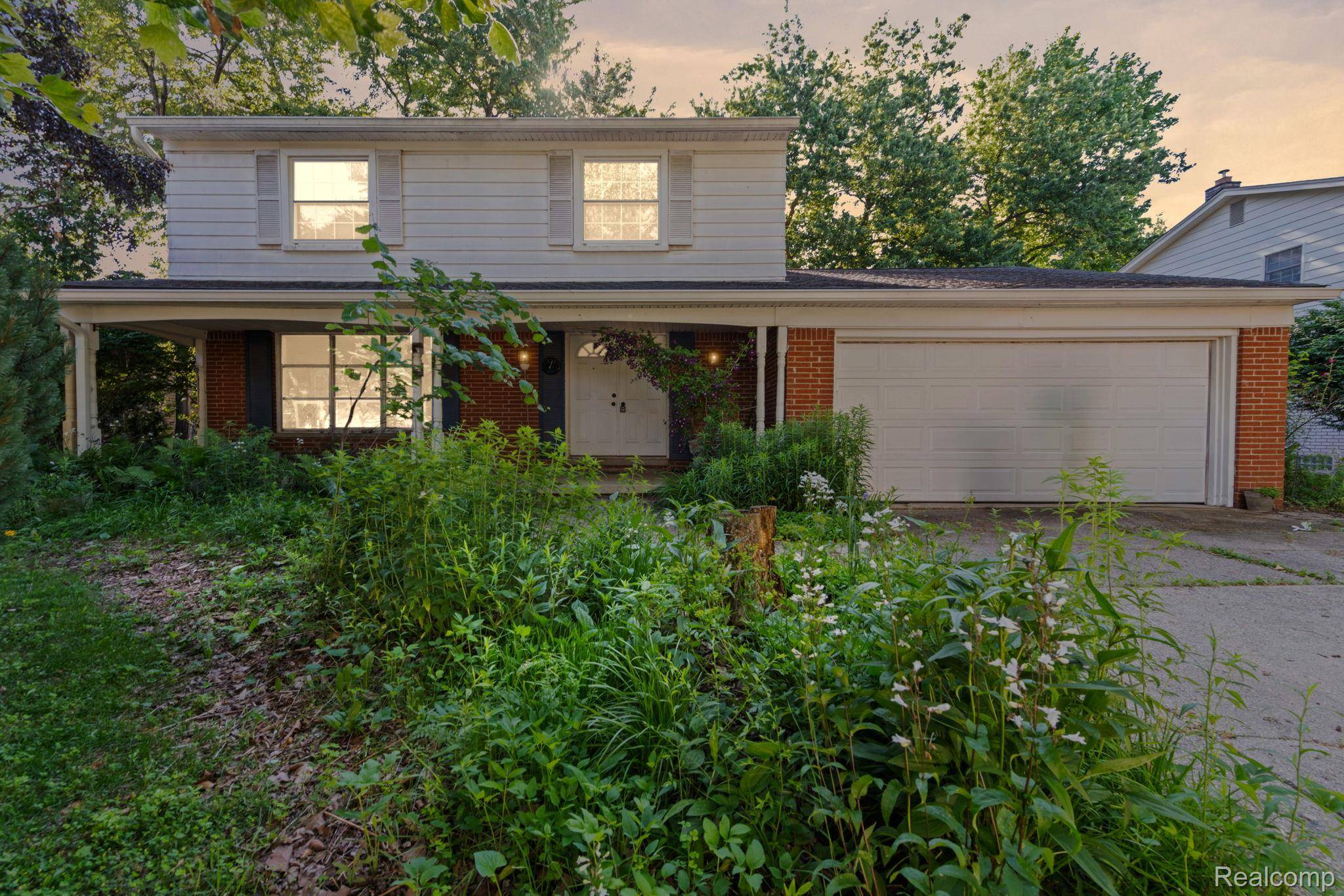30220 Westbrook Pkwy, Southfield, MI 48076