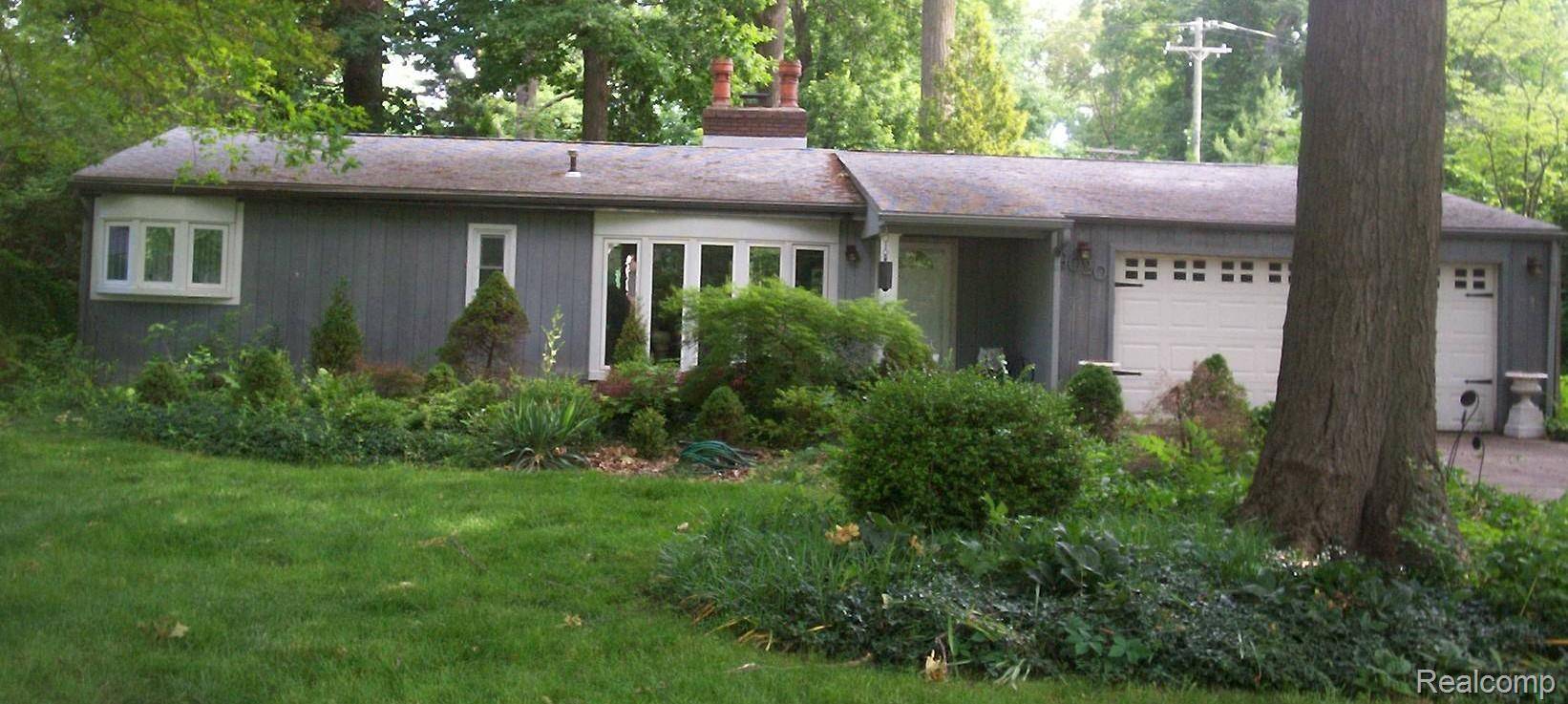 9020 Bellevue RD, Grosse Ile Township, MI 48138