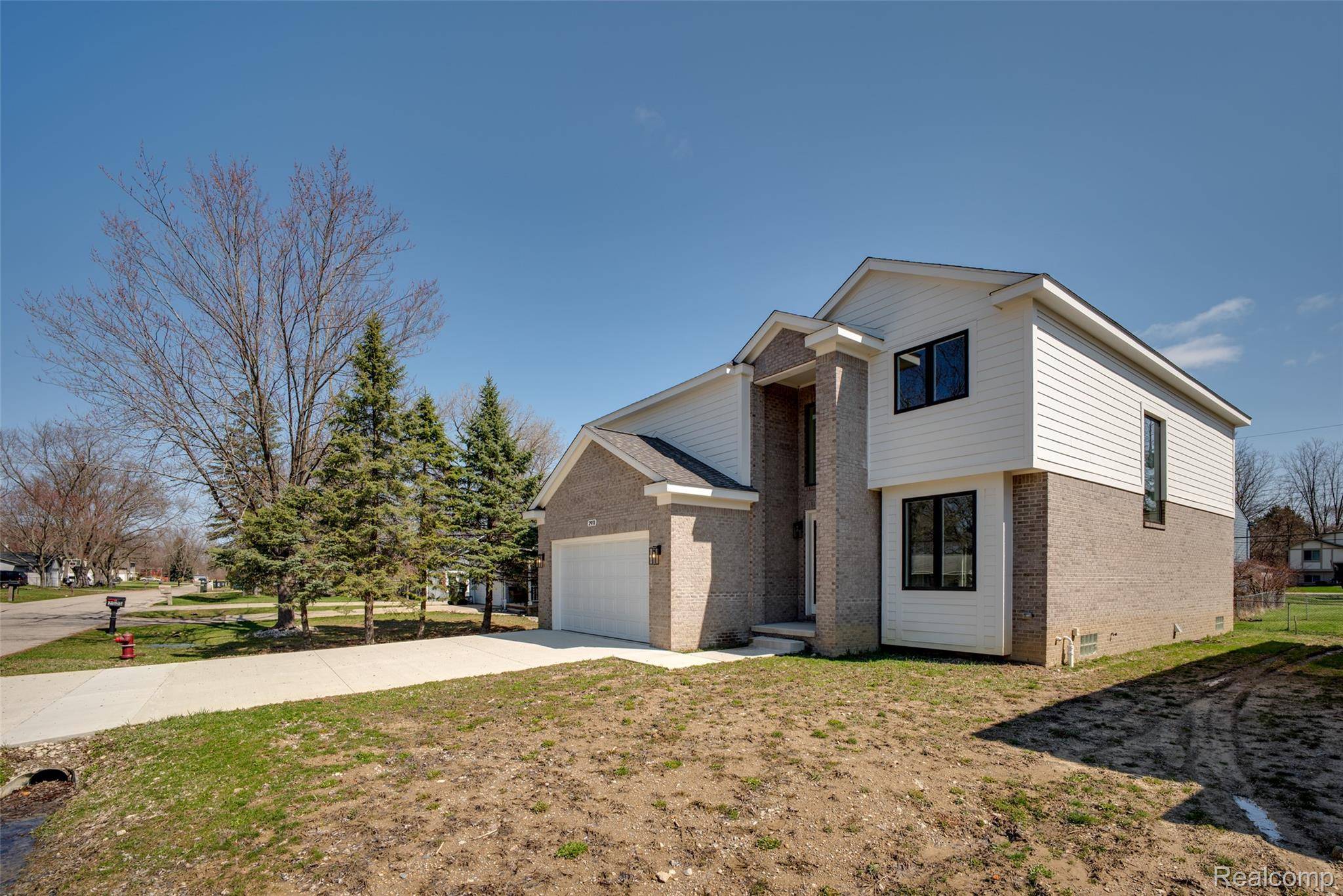 2911 Walsh DR, Rochester Hills, MI 48309