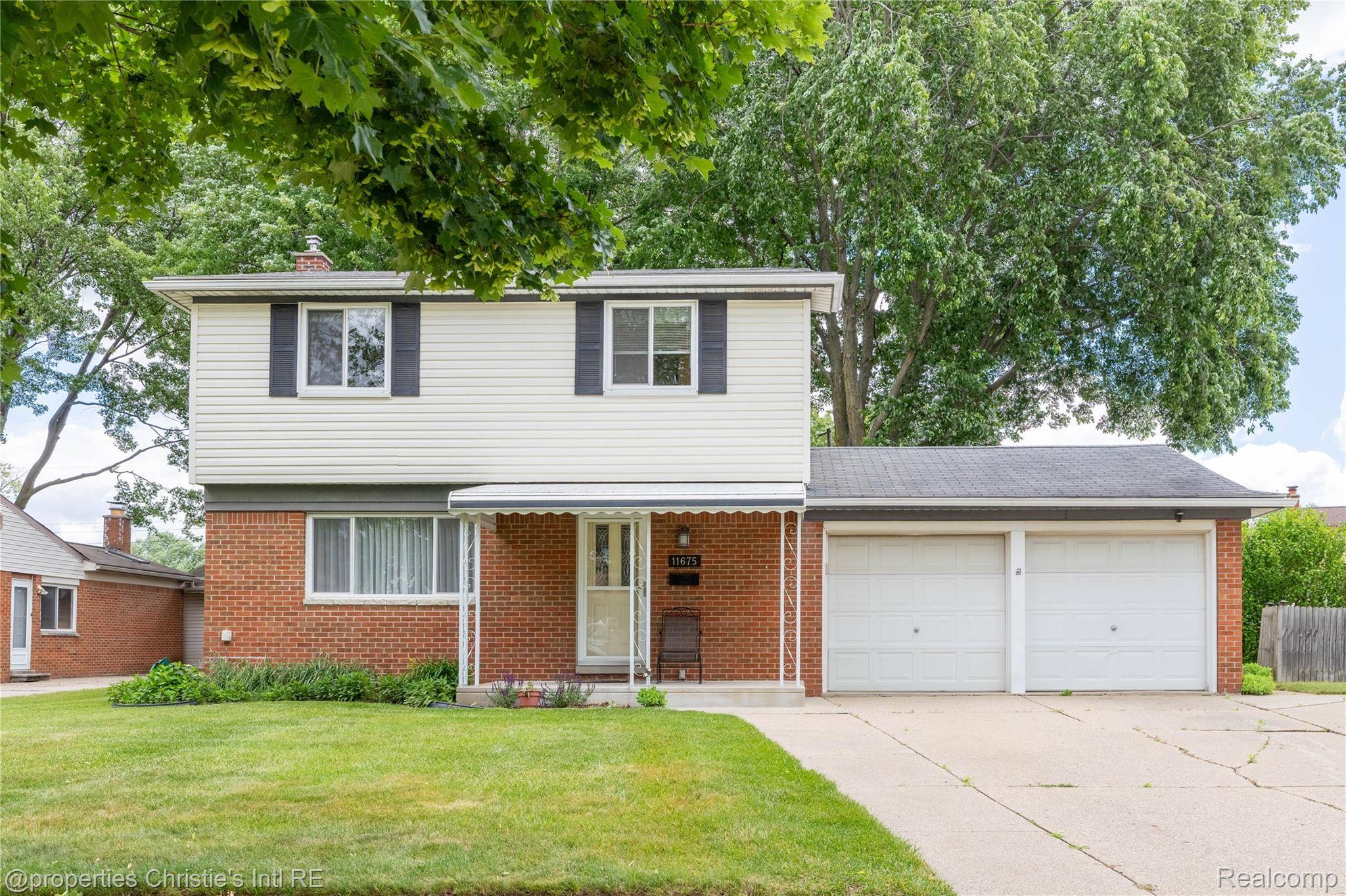 11675 Monsbrook CT, Sterling Heights, MI 48312