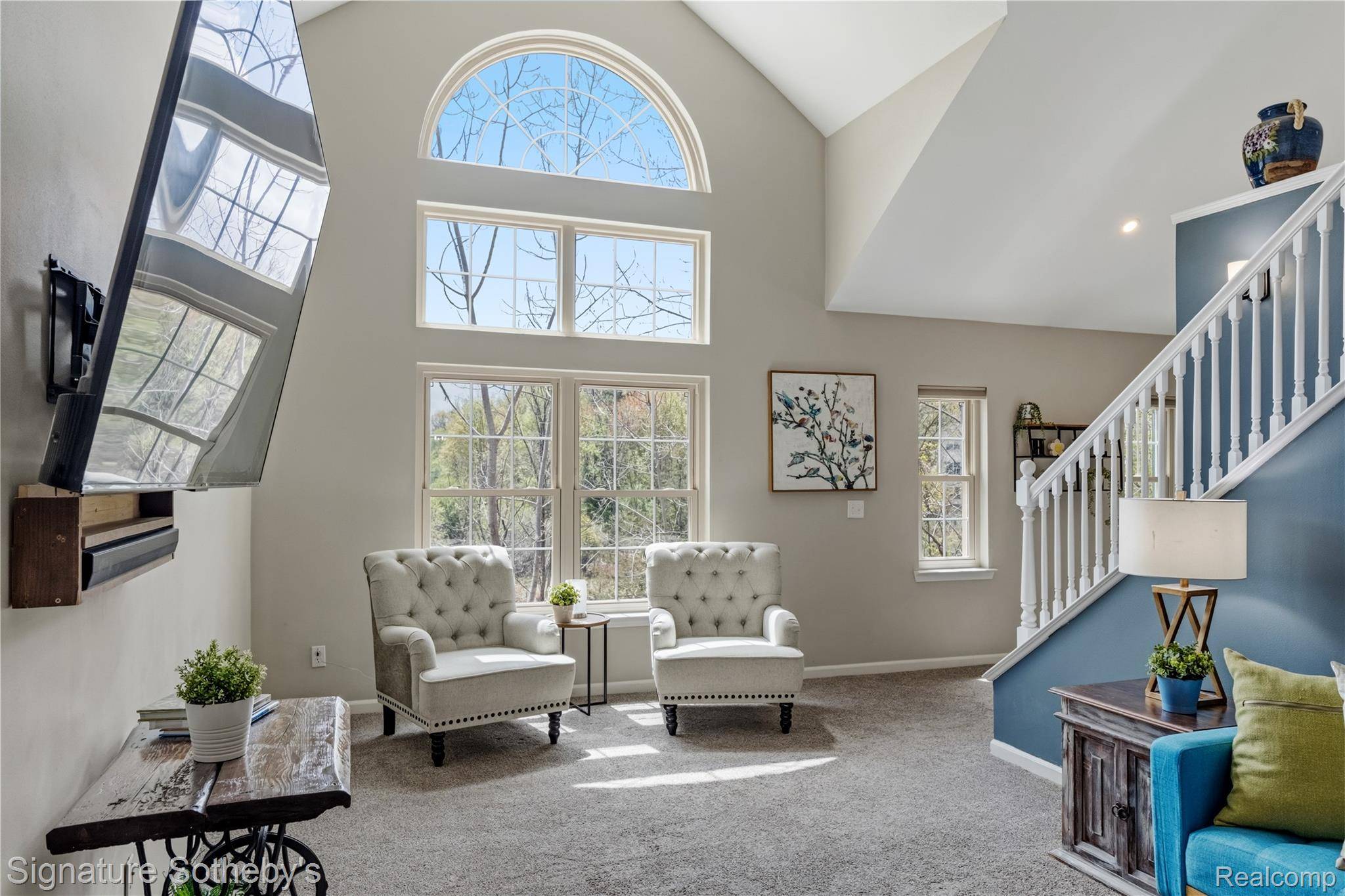 601 Village LN, Milford Village, MI 48381