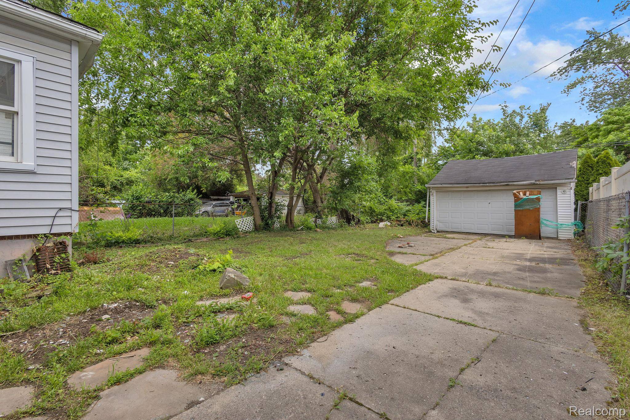 9158 Steel ST, Detroit, MI 48228