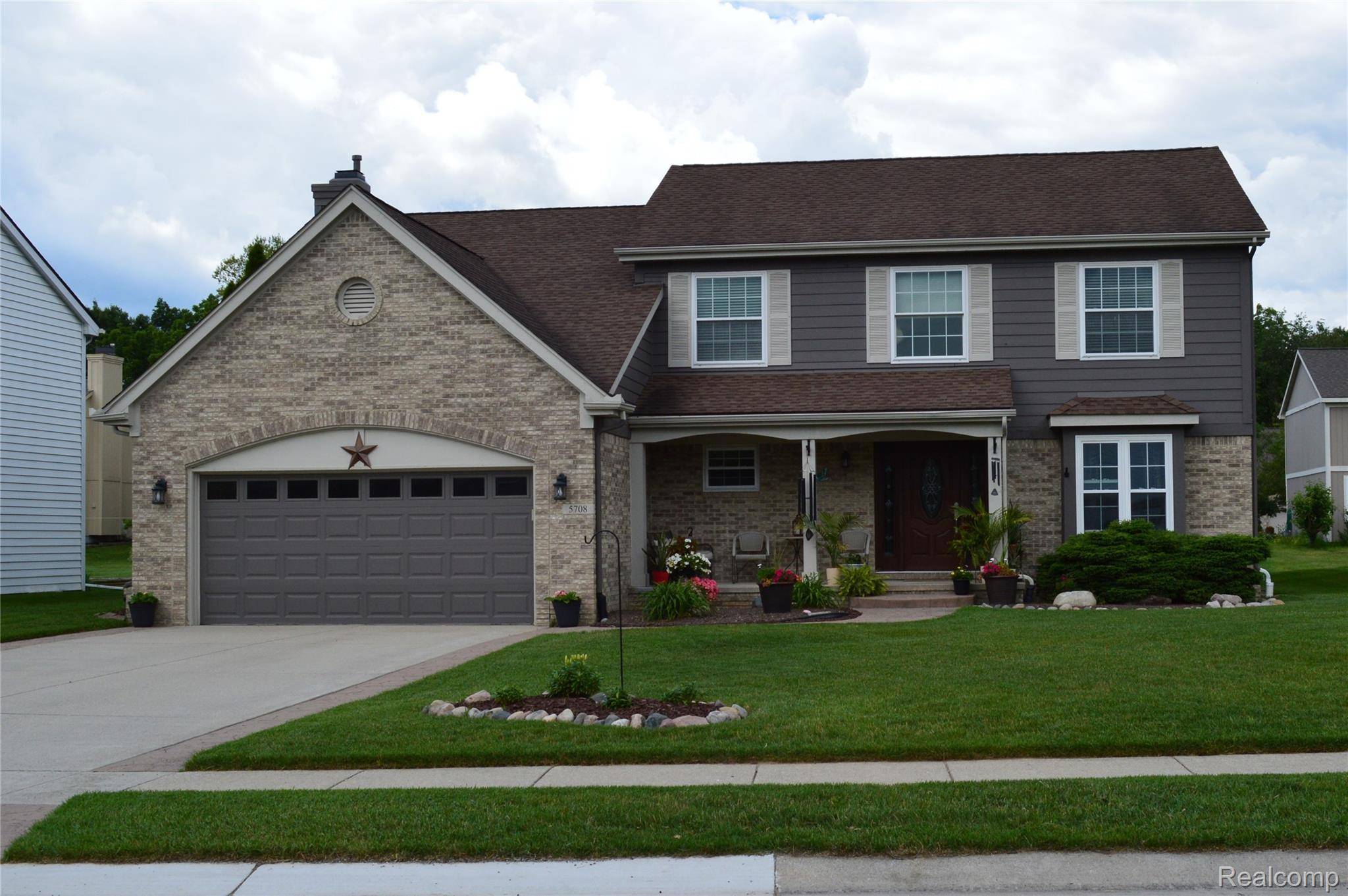 5708 Berwick CT, Independence Charter Township, MI 48346