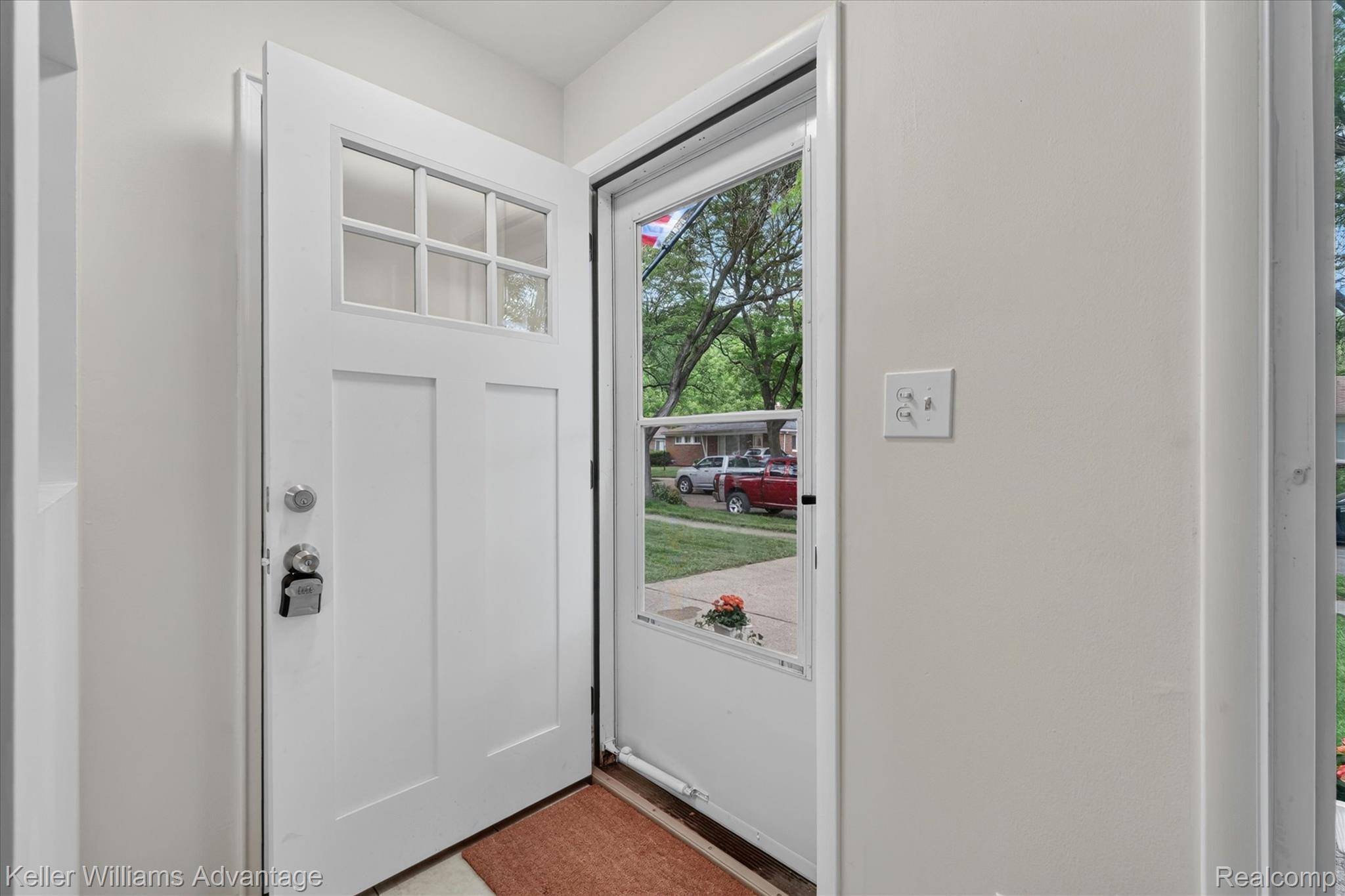21681 Sussex ST, Oak Park, MI 48237