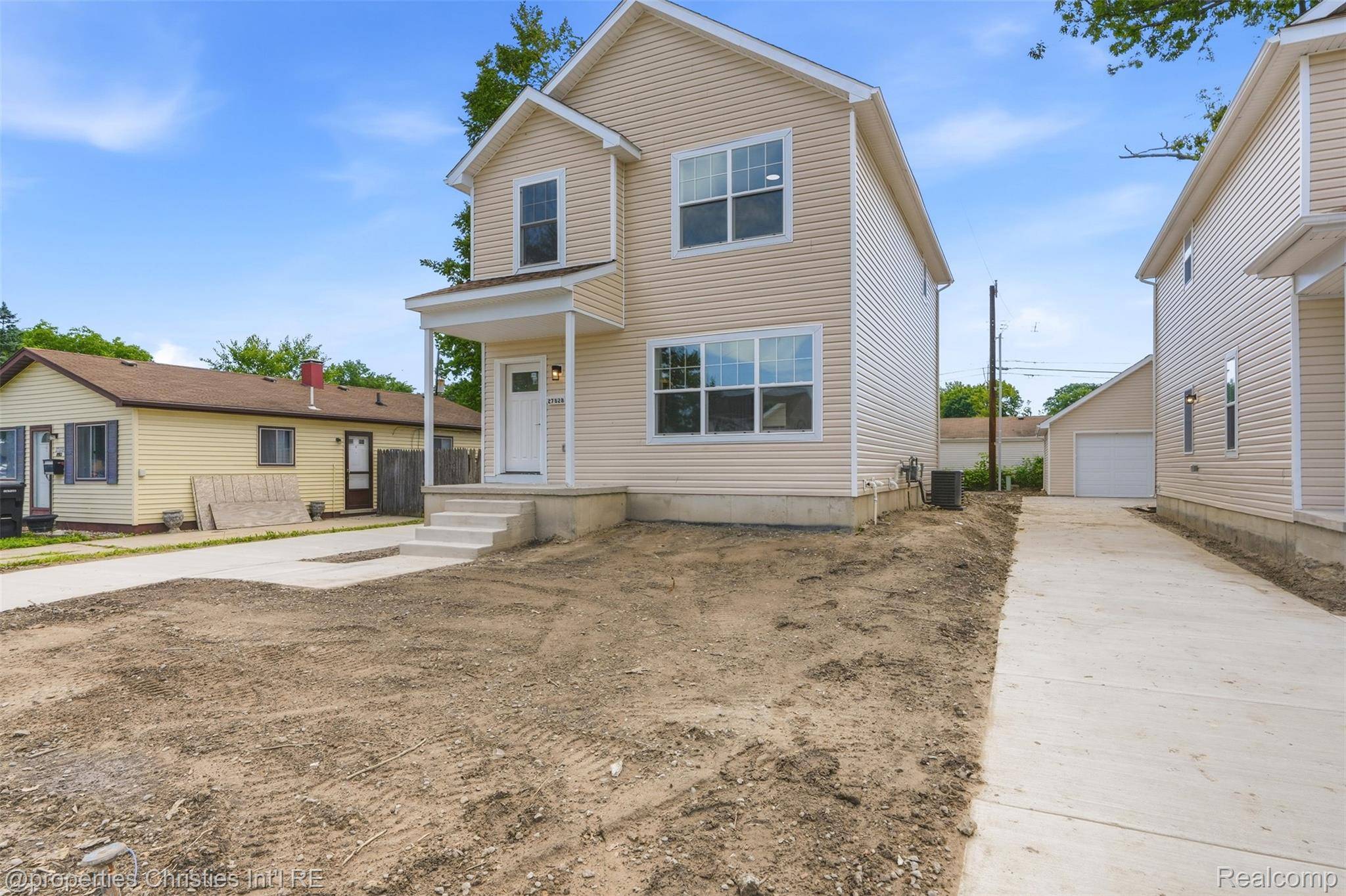 27828 Groveland ST, Madison Heights, MI 48071