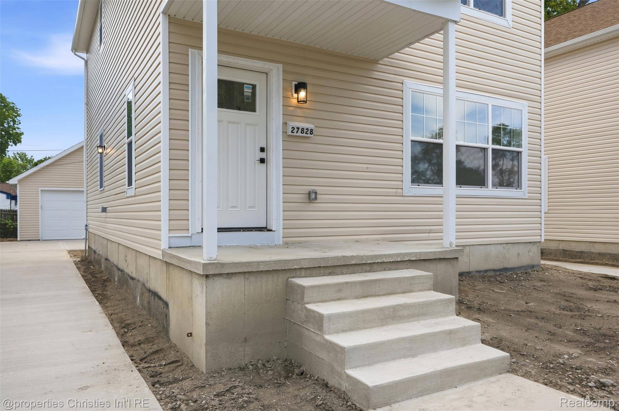 27828 Groveland ST, Madison Heights, MI 48071