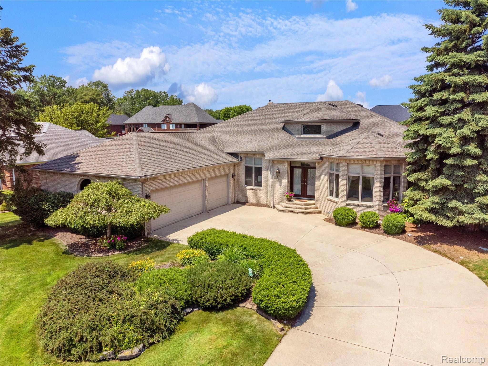 49539 Nautical DR, Chesterfield Township, MI 48047