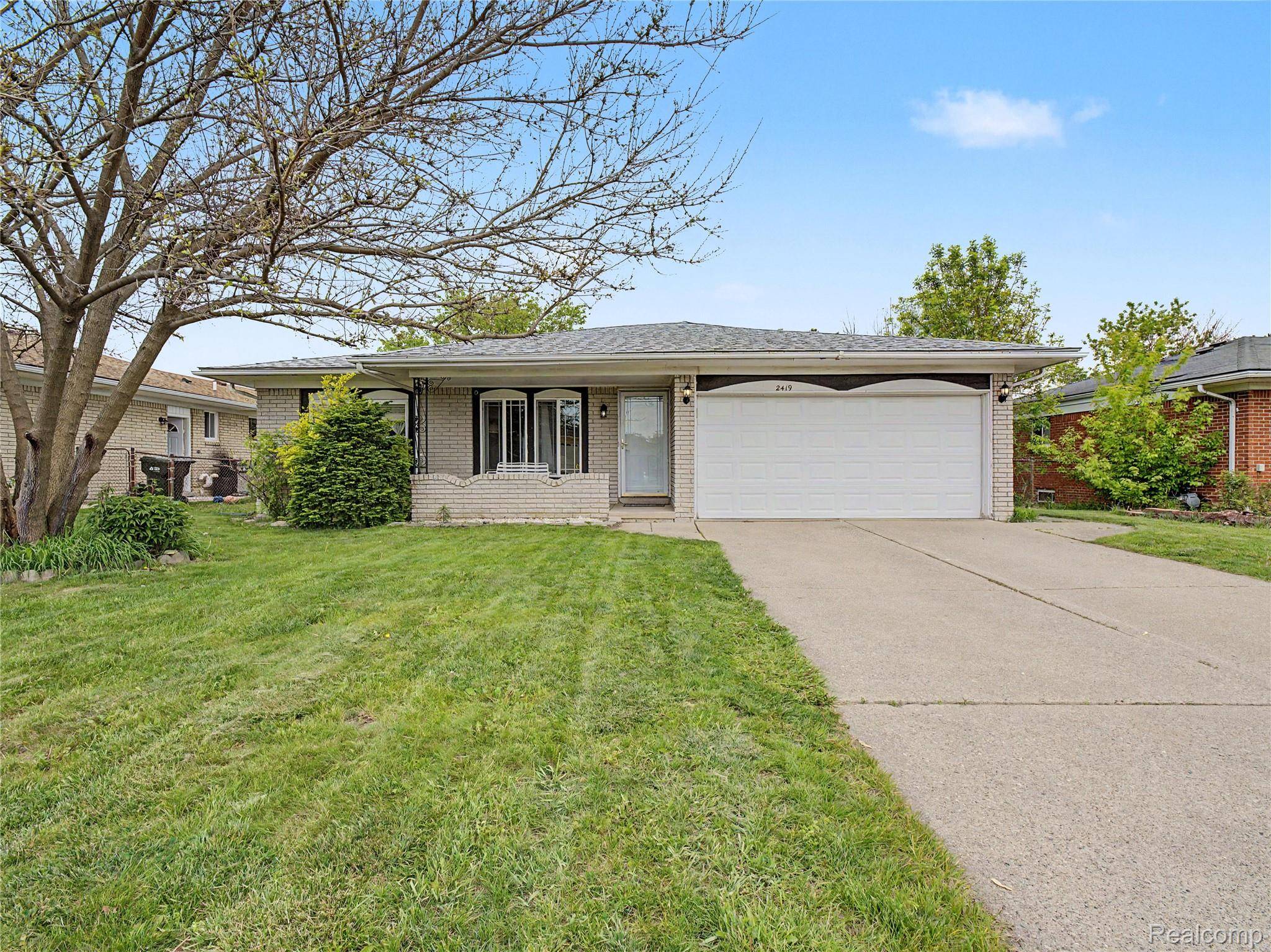 2419 Fox Hill DR, Sterling Heights, MI 48310