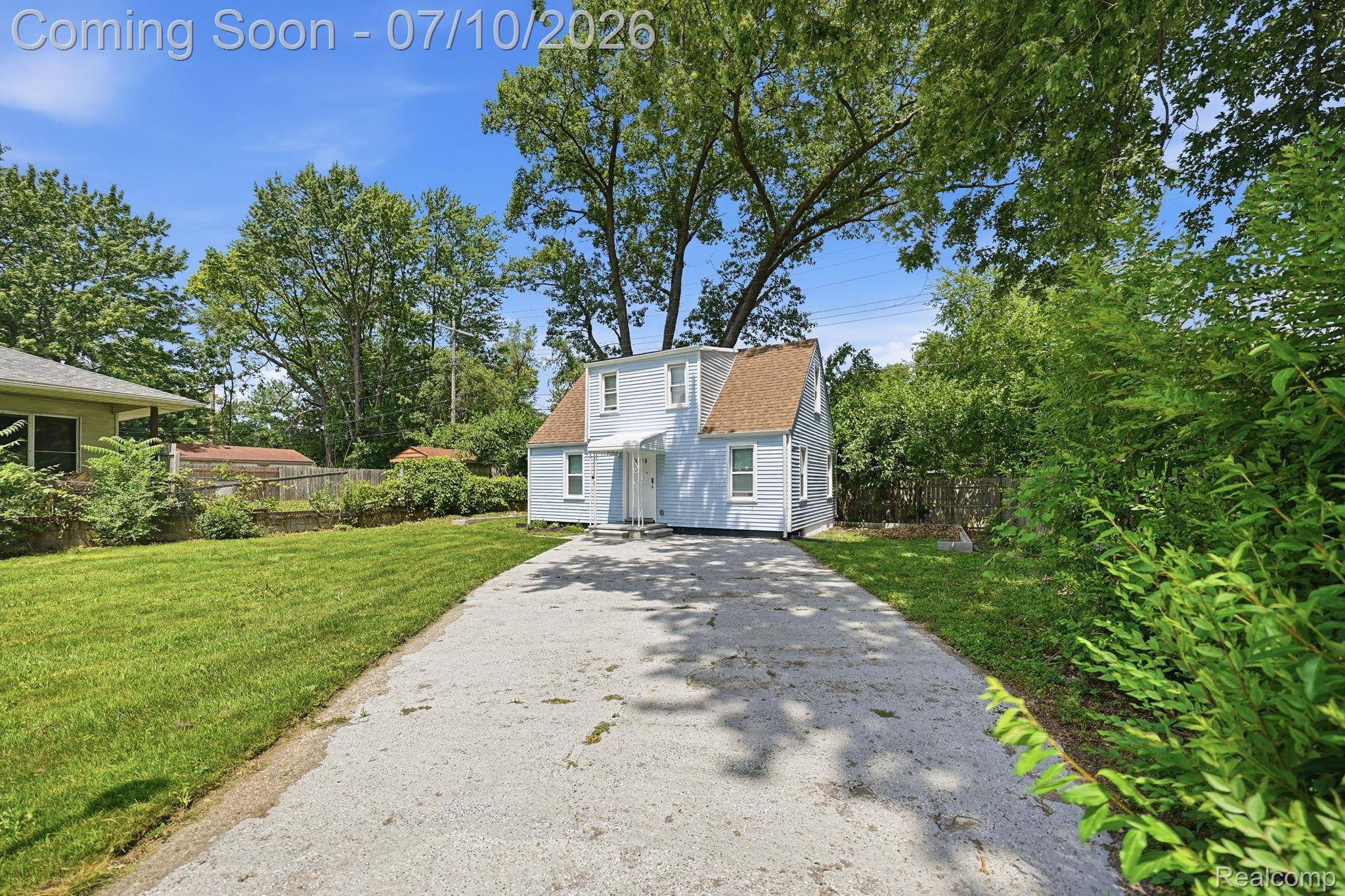1523 E Madge AVE, Hazel Park, MI 48030