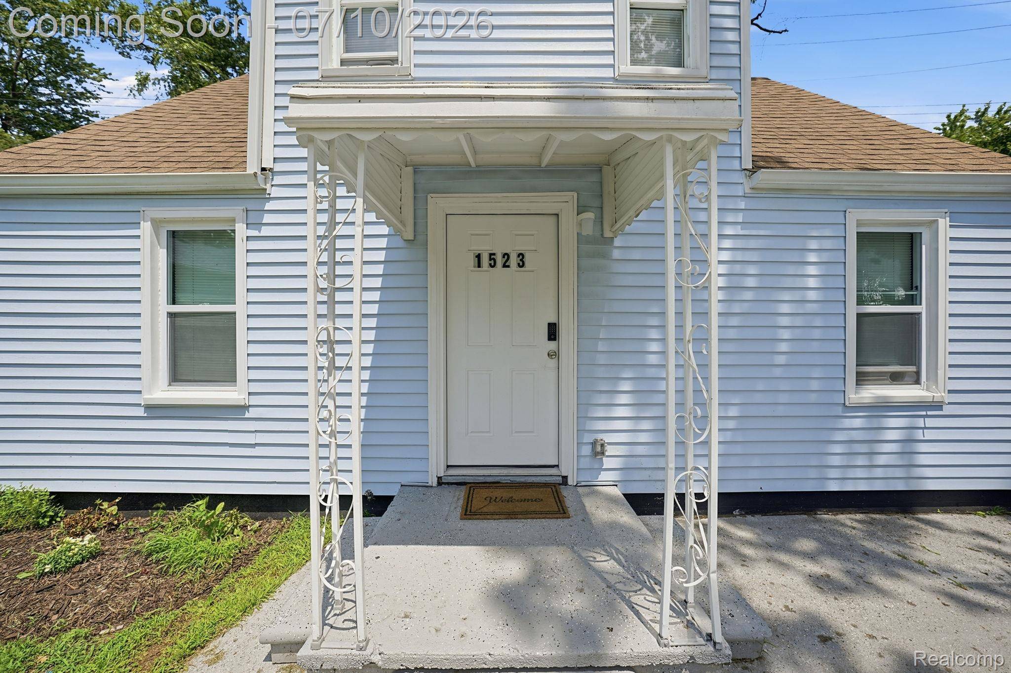 1523 E Madge AVE, Hazel Park, MI 48030