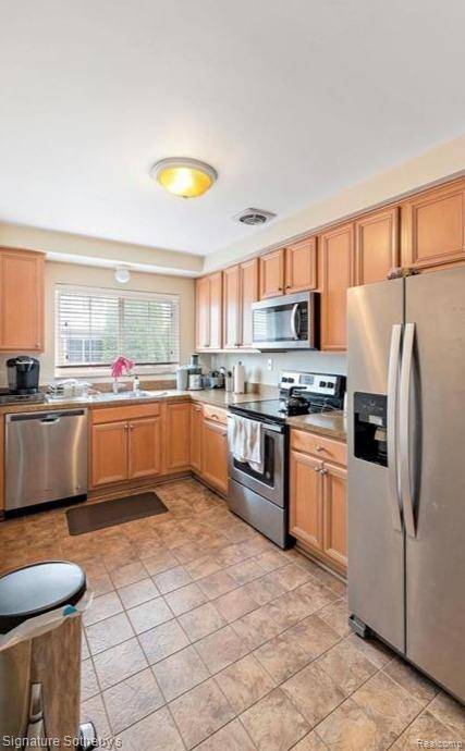 463 N Eton ST, Birmingham, MI 48009