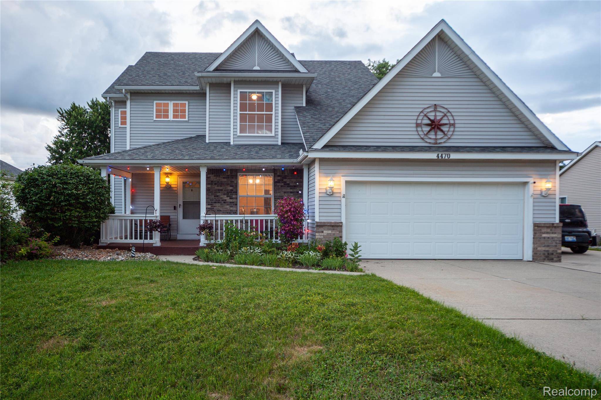 4470 Westedge WAY, Burton, MI 48439