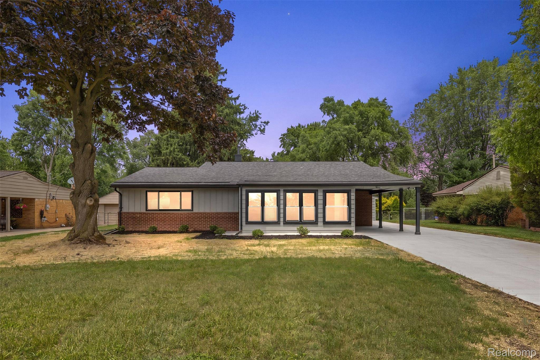 2486 Lafay DR, West Bloomfield Charter Township, MI 48324