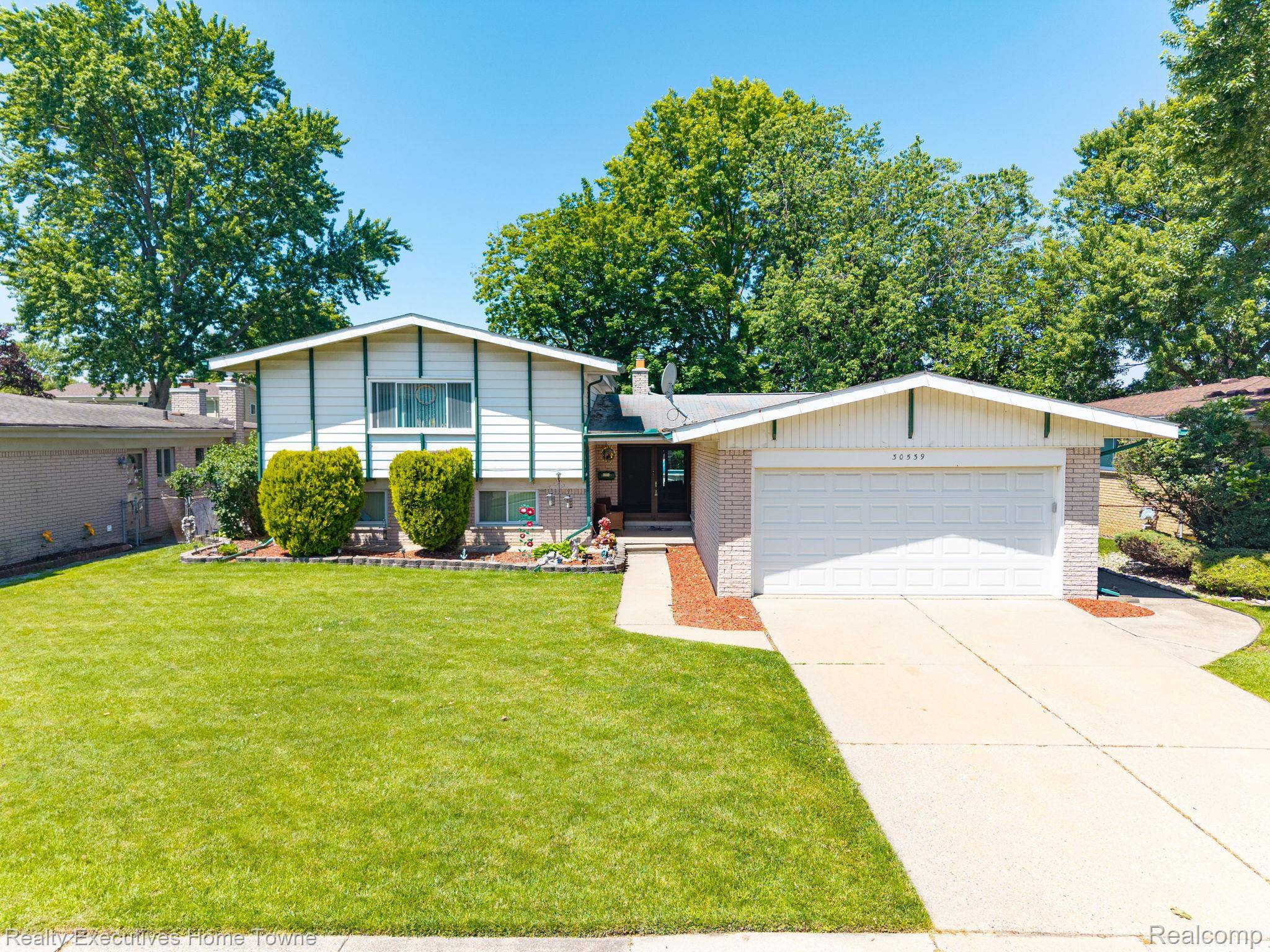 30539 Lund AVE, Warren, MI 48093