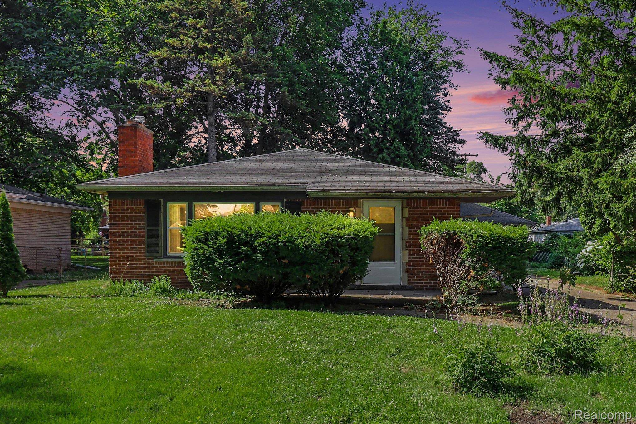25175 W Chicago, Redford Charter Township, MI 48239