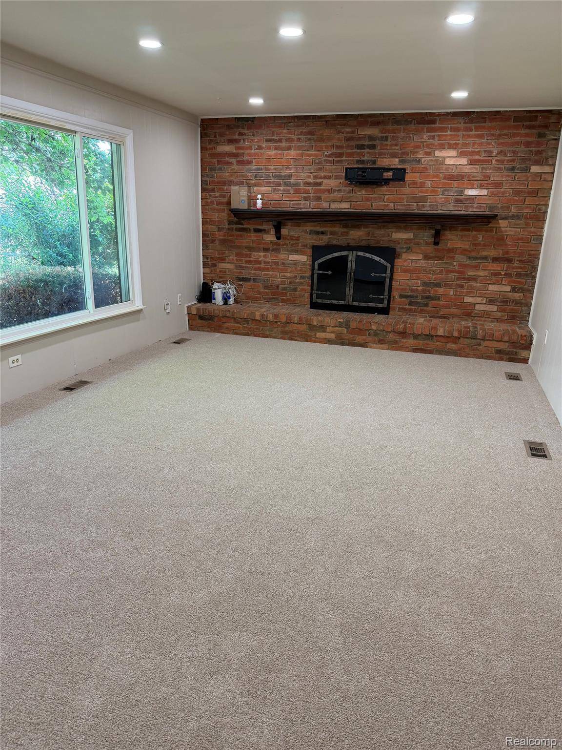 31335 RAYBURN ST, Livonia, MI 48154