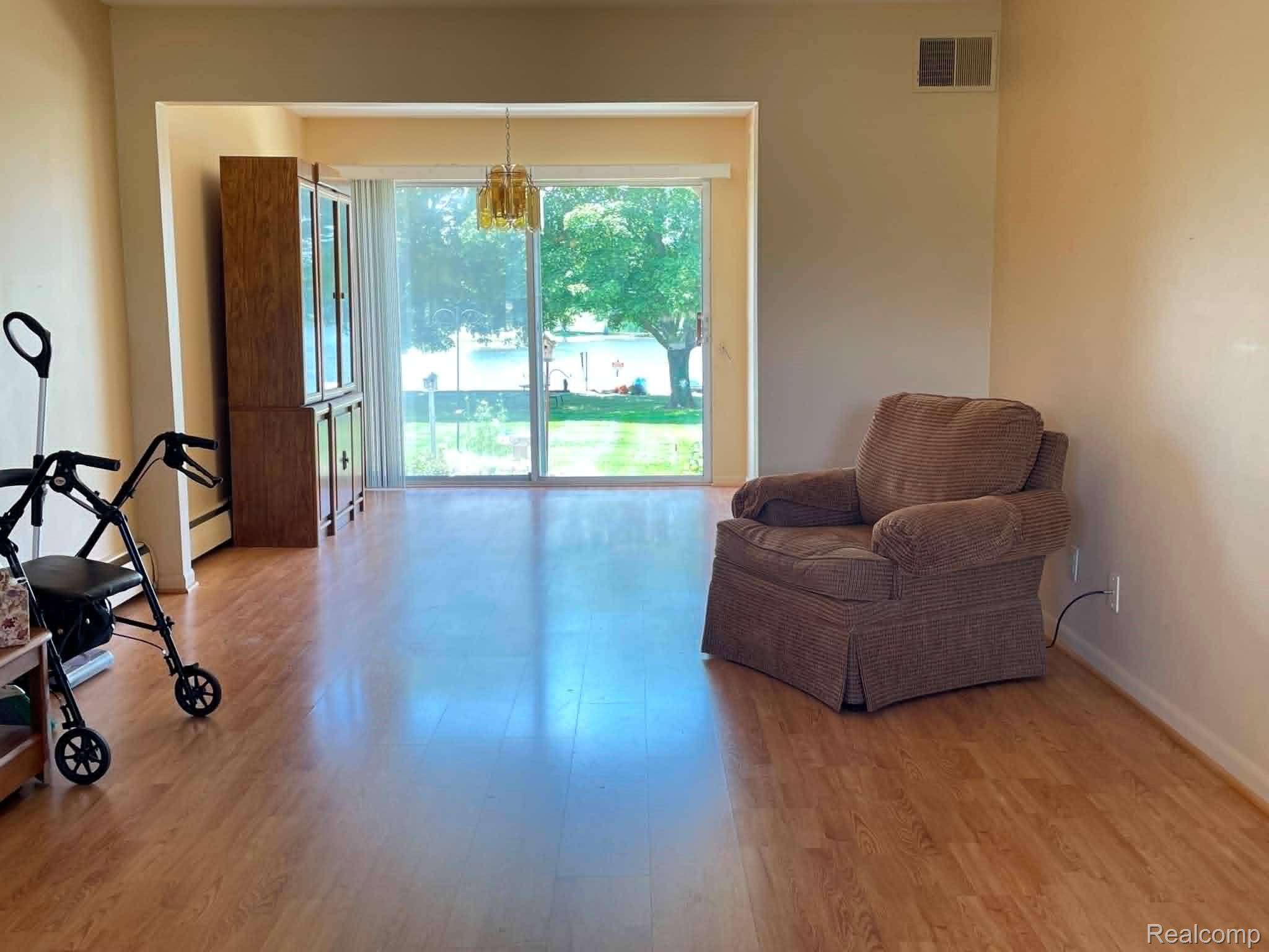 26965 Milford #37, South Lyon, MI 48178