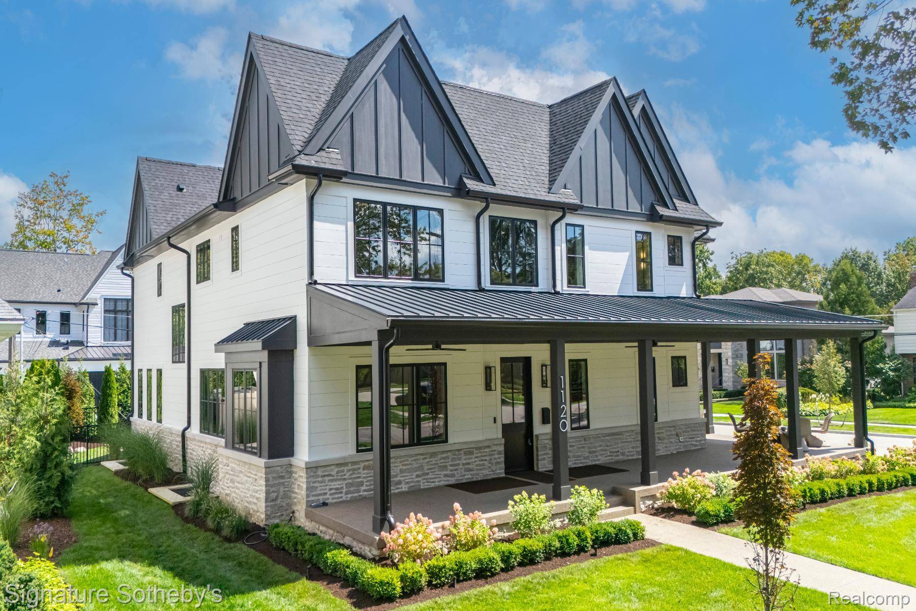 1120 Lyonhurst ST, Birmingham, MI 48009