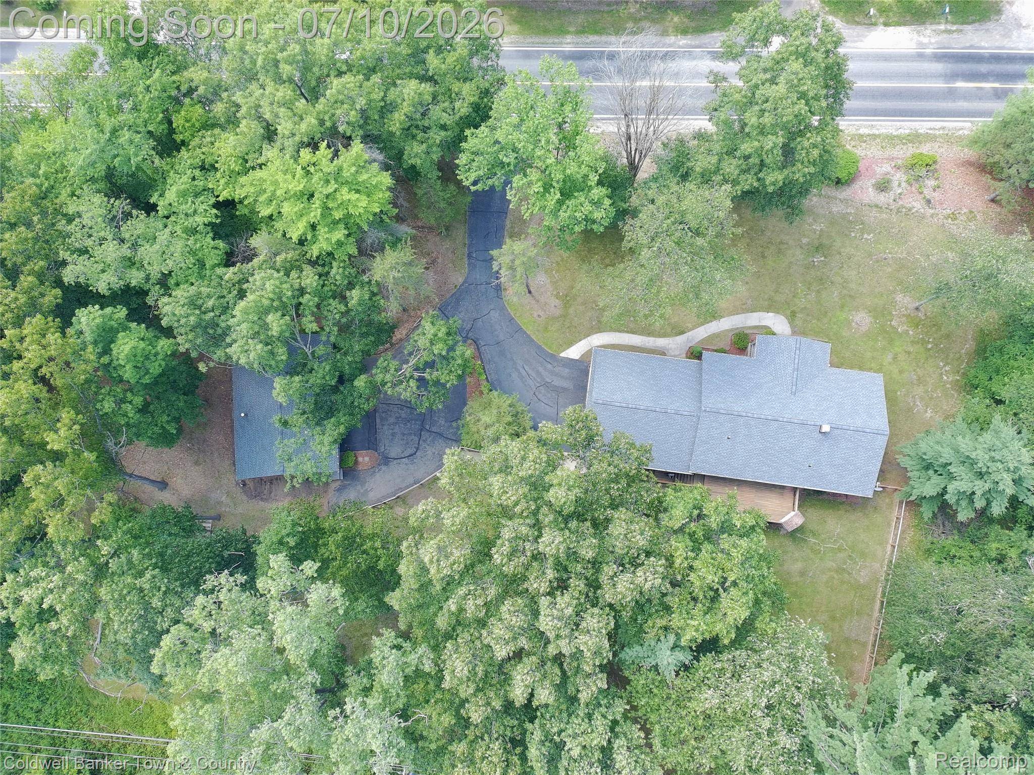 5211 Strawberry Lake RD, Hamburg Township, MI 48189