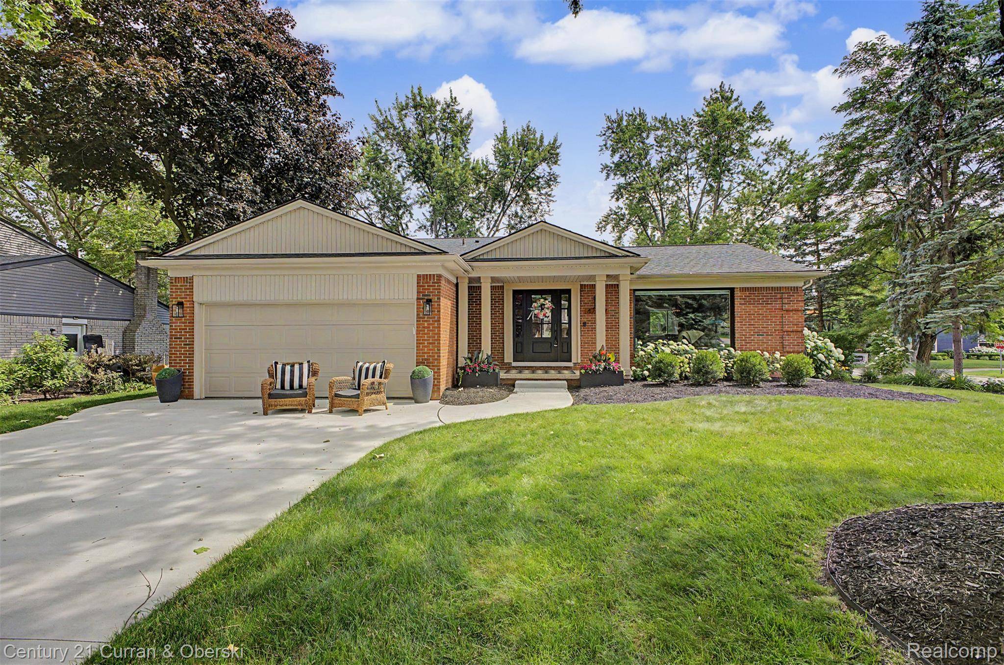 42299 Sunnydale LN, Northville Township, MI 48168