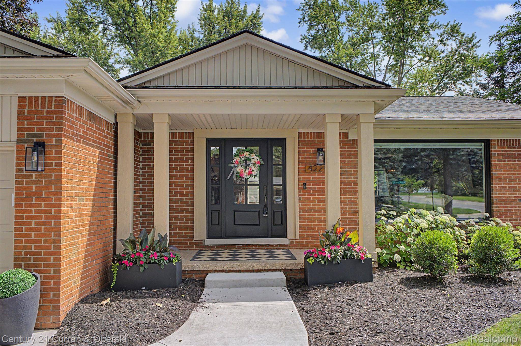 42299 Sunnydale LN, Northville Township, MI 48168
