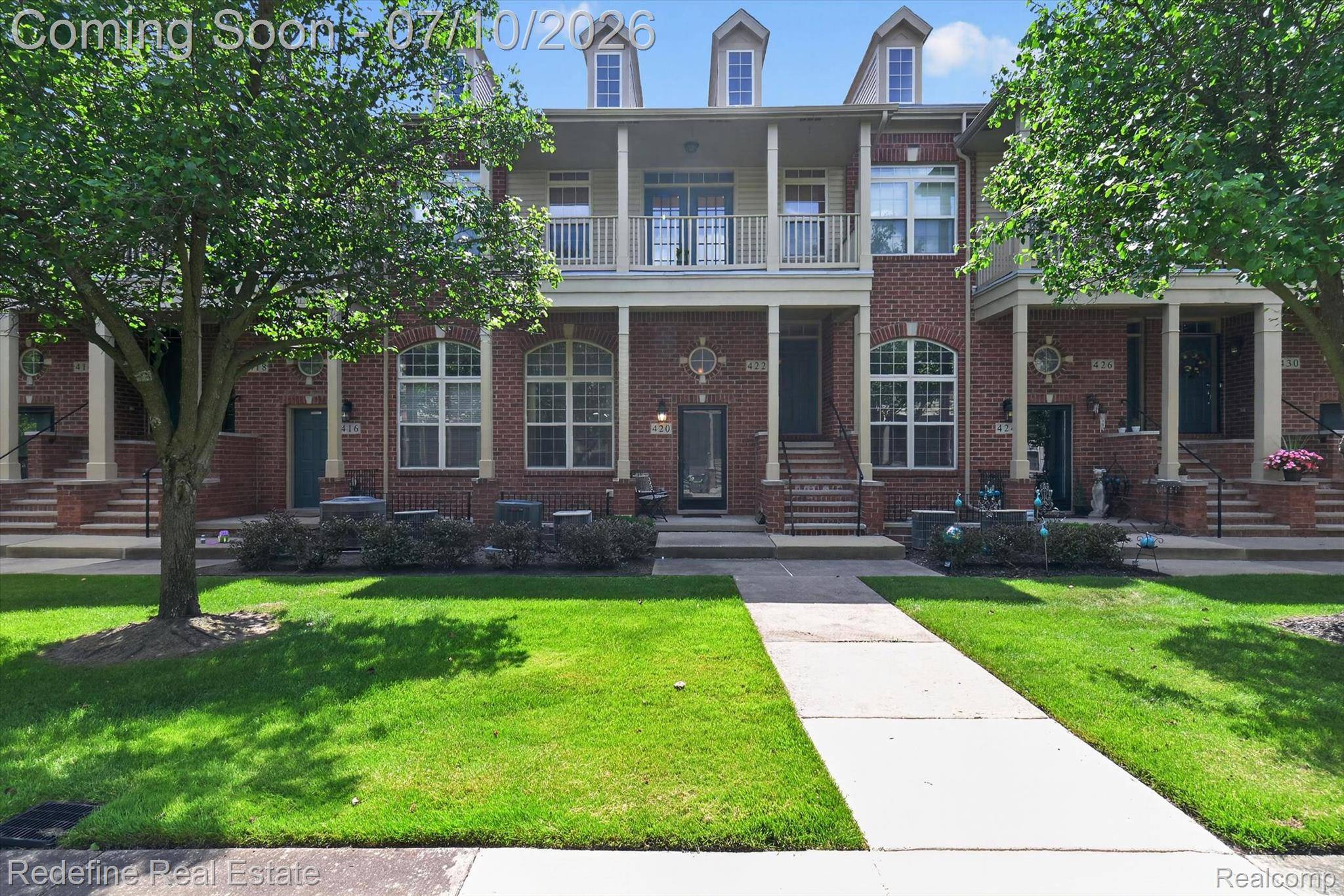 420 Boardwalk DR, Walled Lake, MI 48390