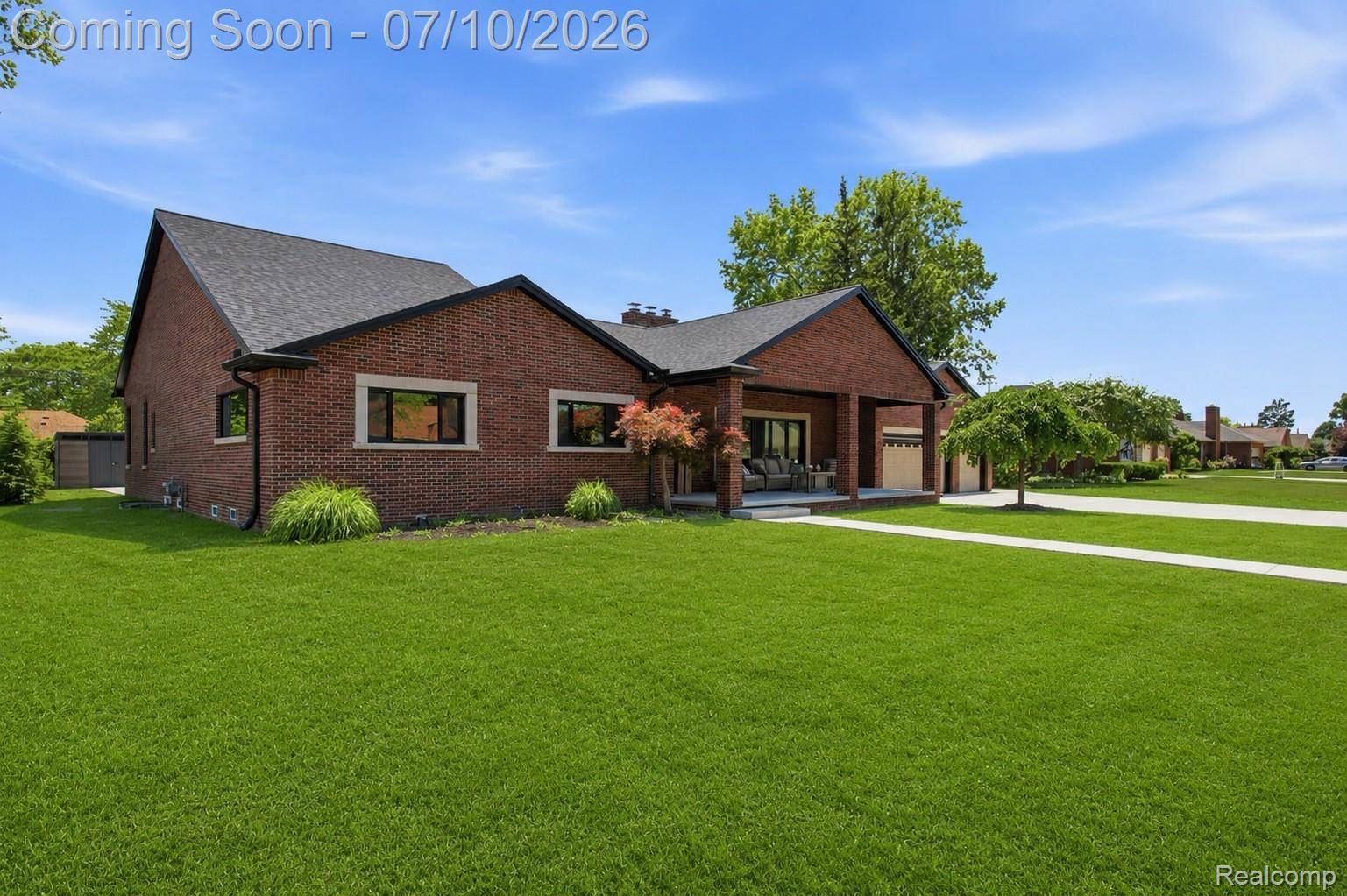 600 WOODCREST DR, Dearborn, MI 48124