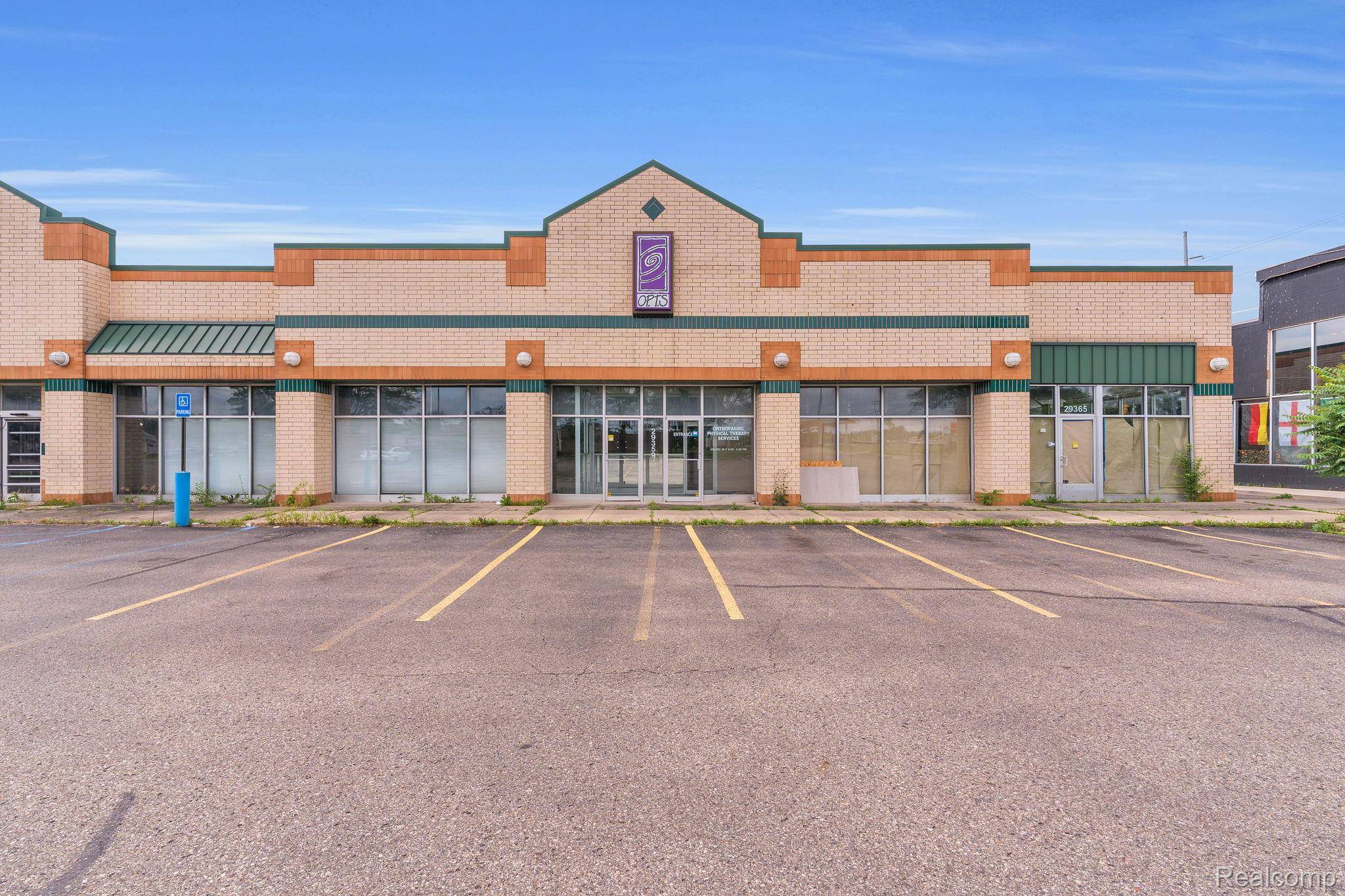 29311 Ann Arbor TRL, Westland, MI 48185