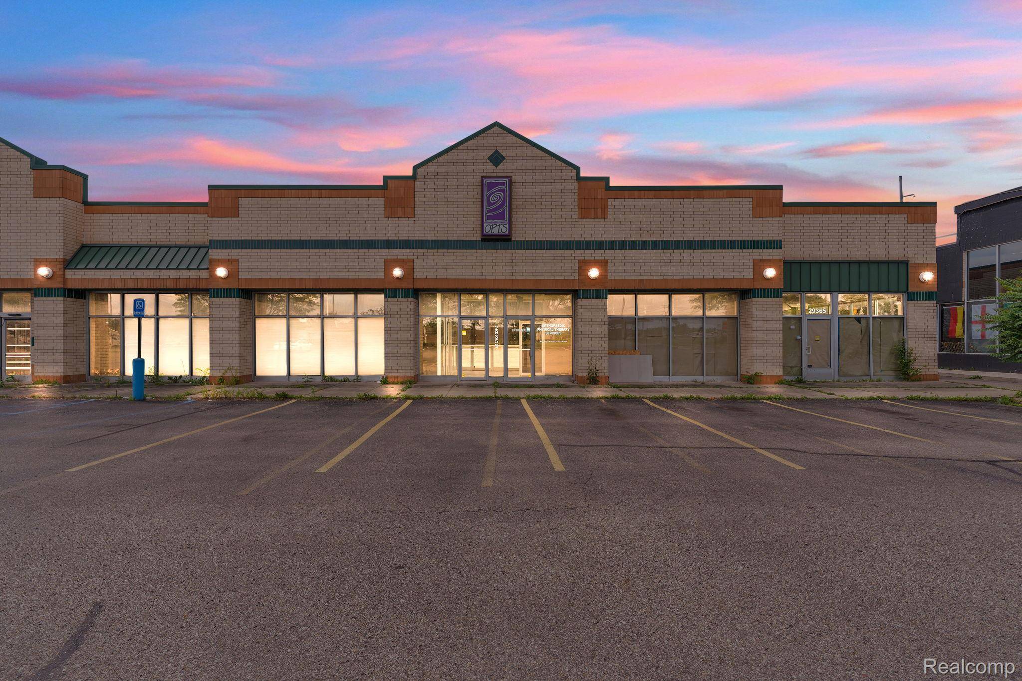 29311 Ann Arbor TRL, Westland, MI 48185