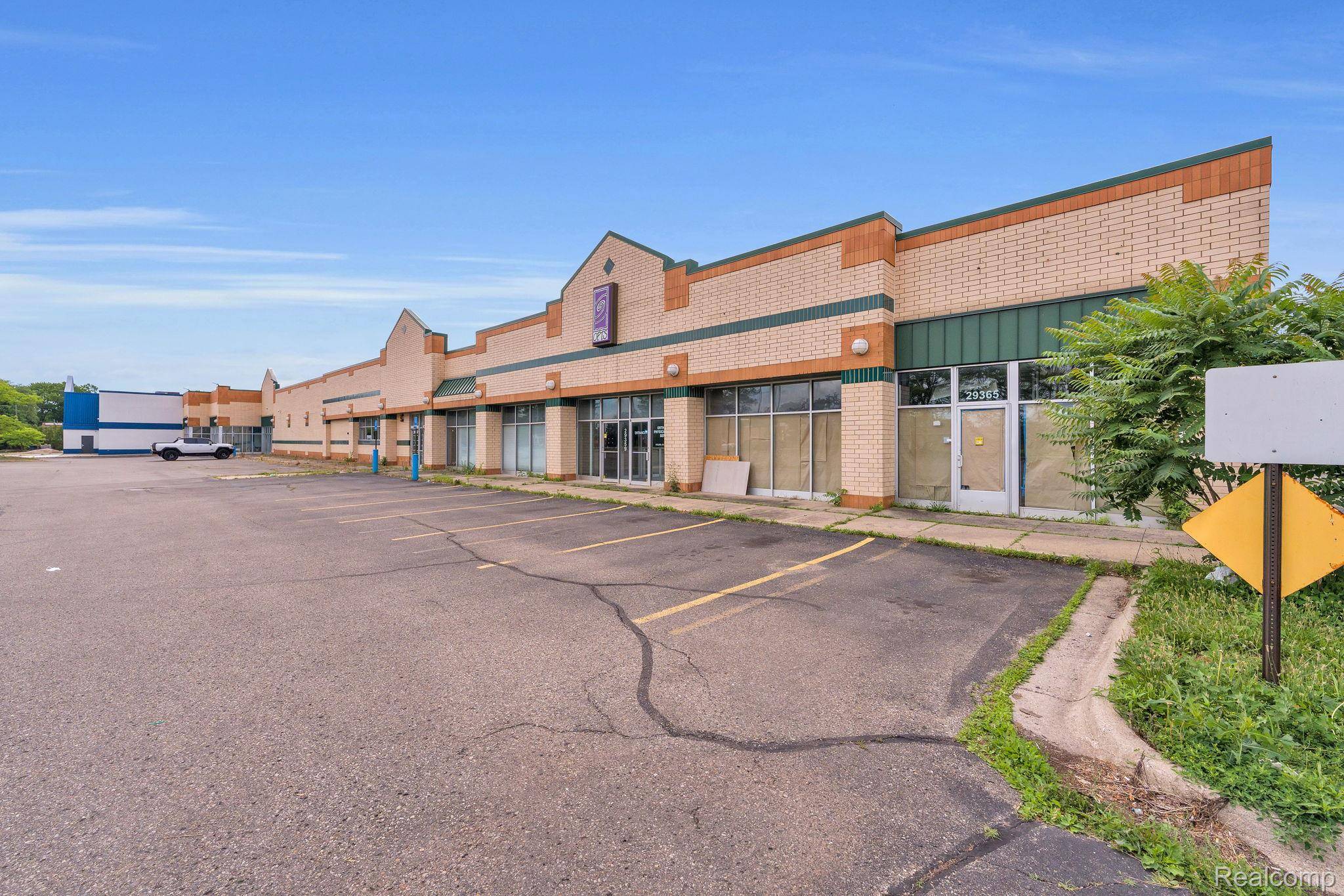 29311 Ann Arbor TRL, Westland, MI 48185
