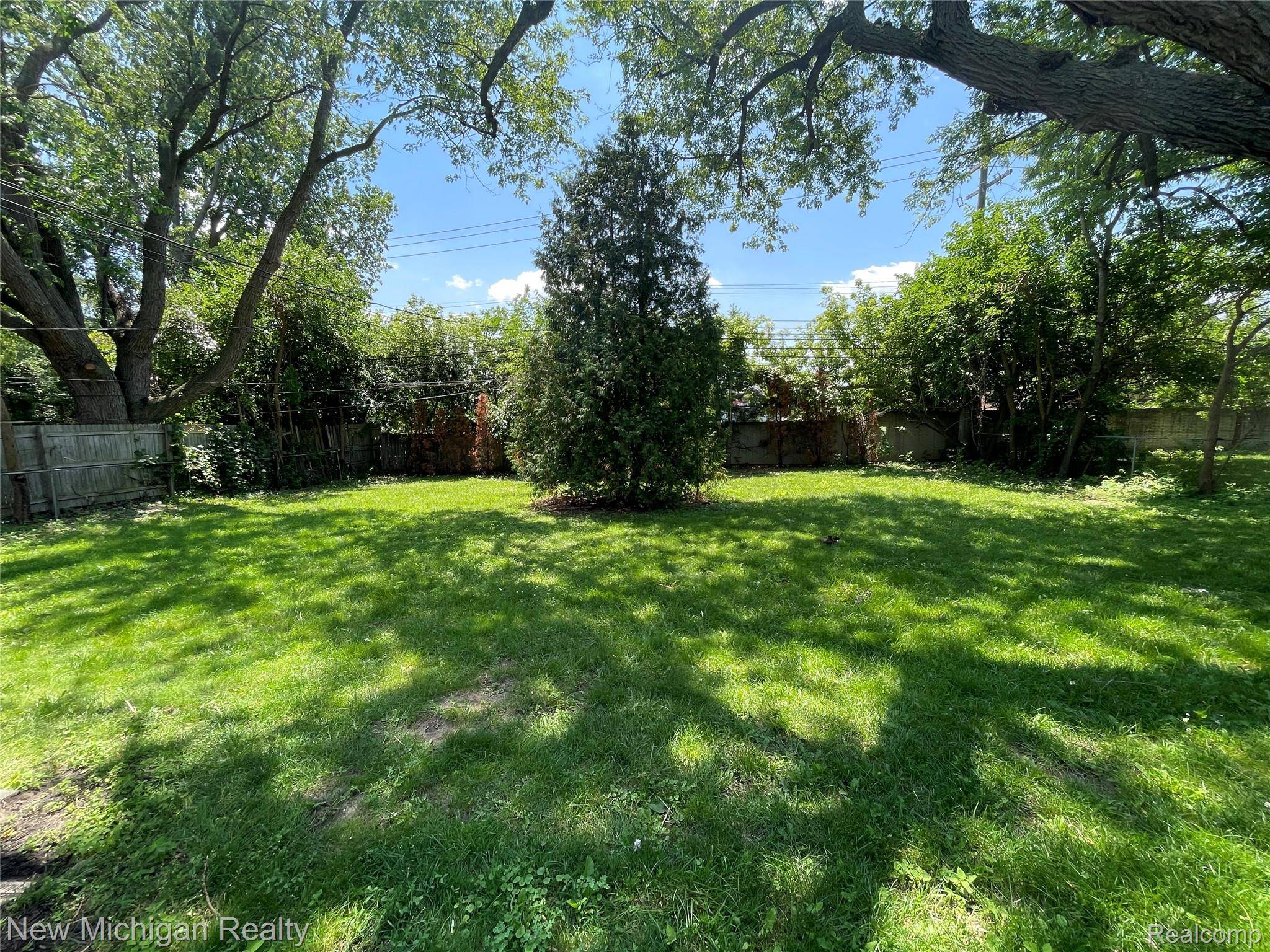 160 Chopin ST, Troy, MI 48083