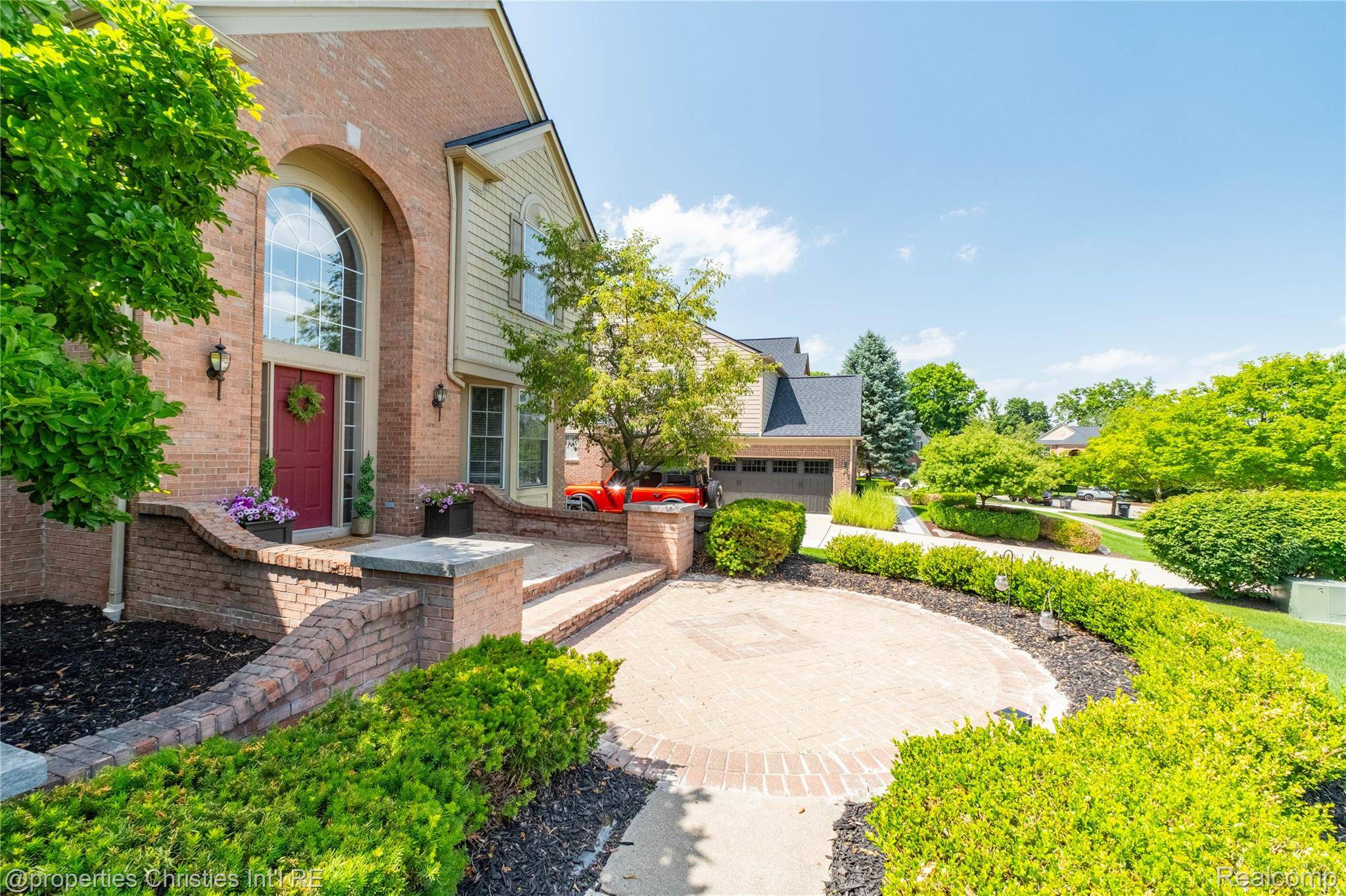 16223 Oak Forest CT, Northville Township, MI 48168