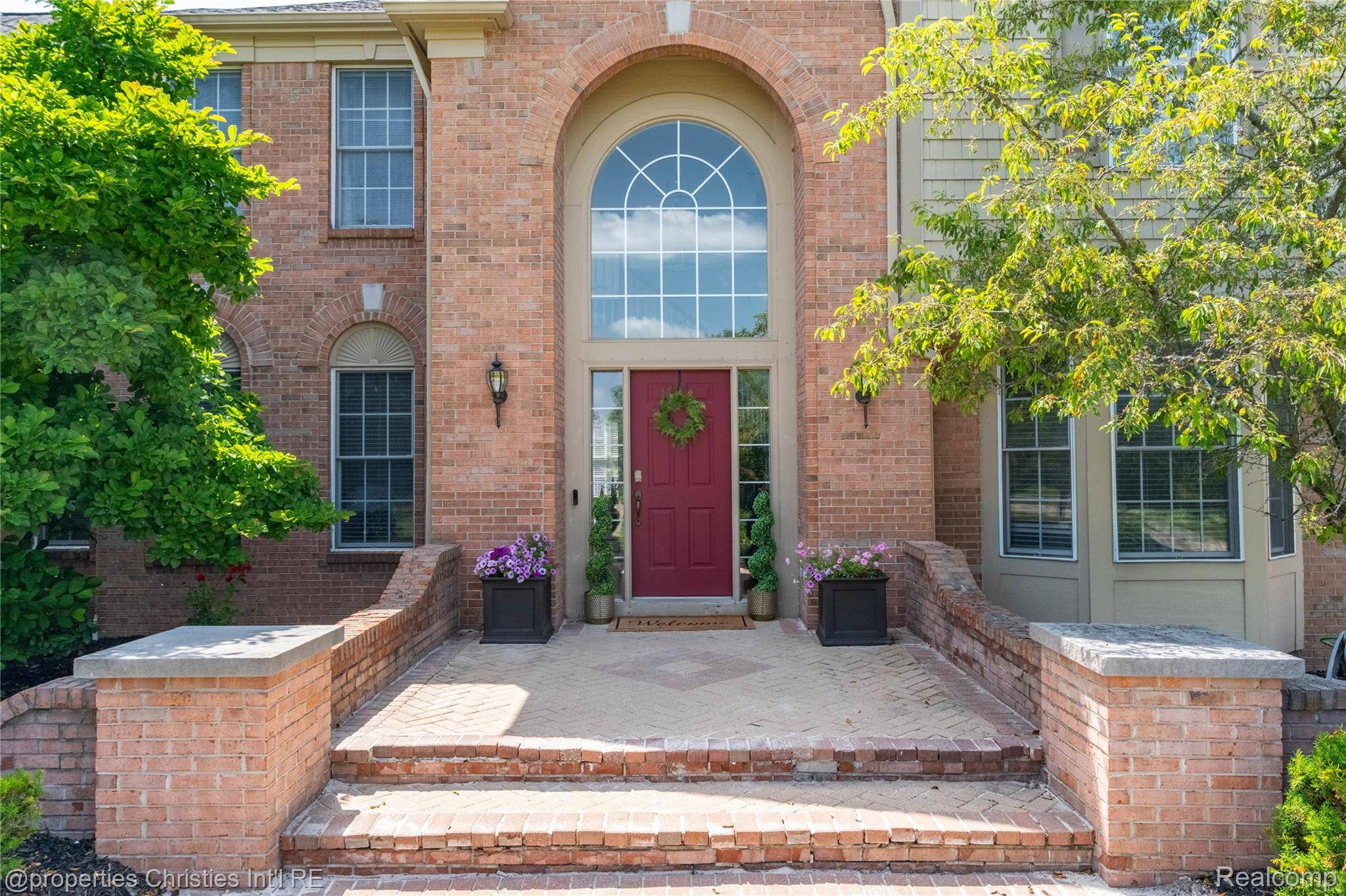 16223 Oak Forest CT, Northville Township, MI 48168
