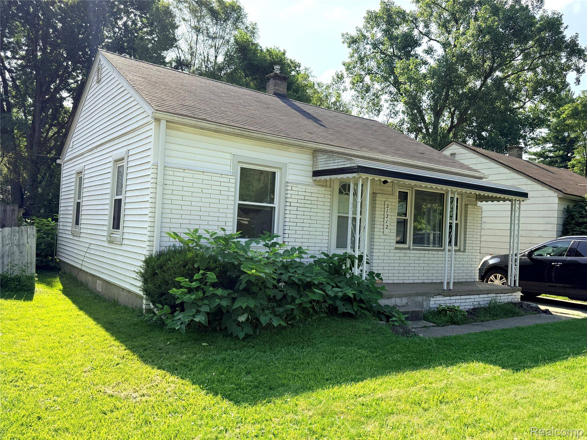 21212 Rensselaer ST, Farmington Hills, MI 48336