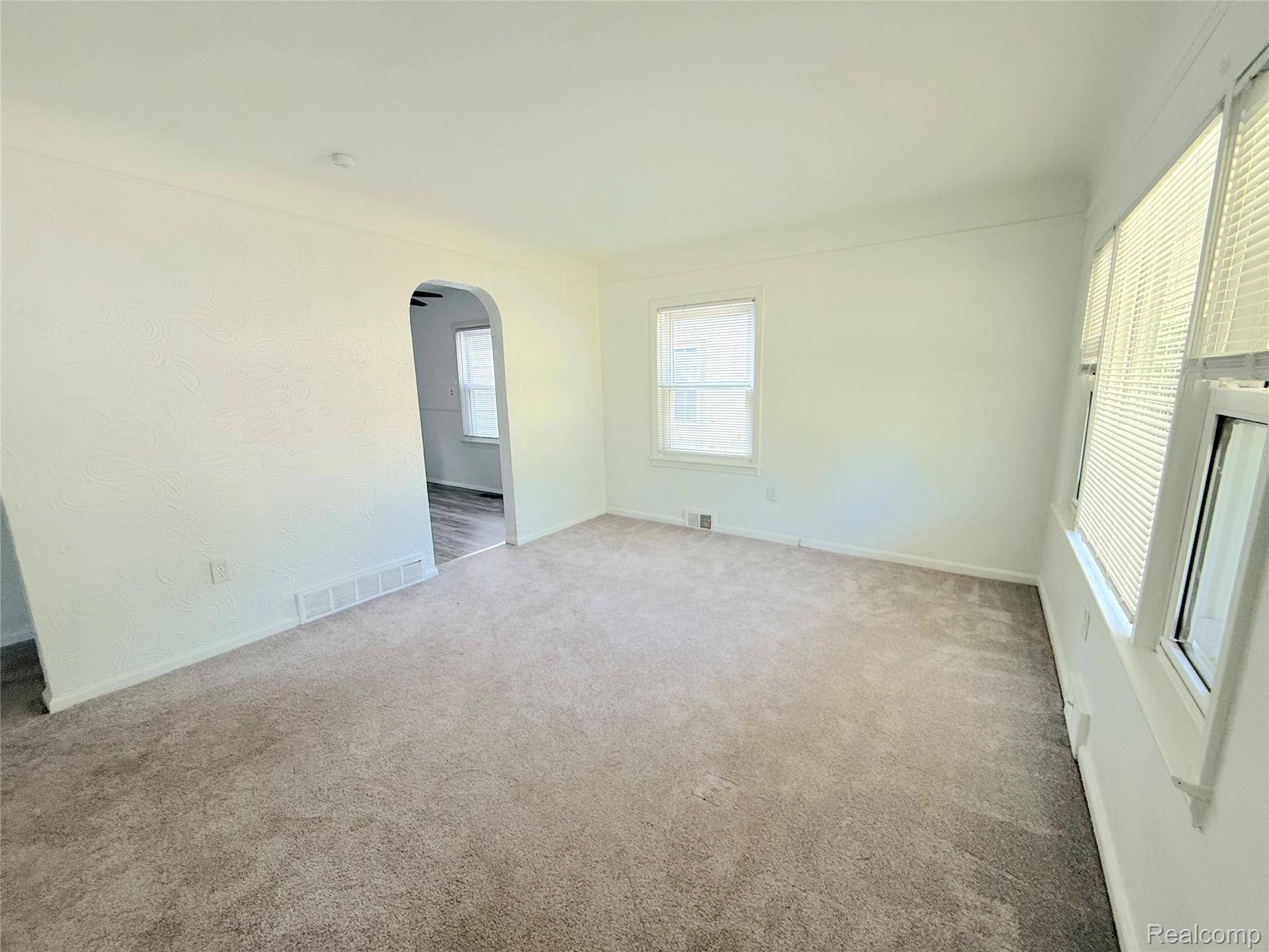21212 Rensselaer ST, Farmington Hills, MI 48336