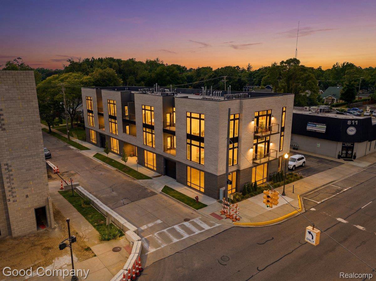 110 Austin AVE #204, Royal Oak, MI 48067